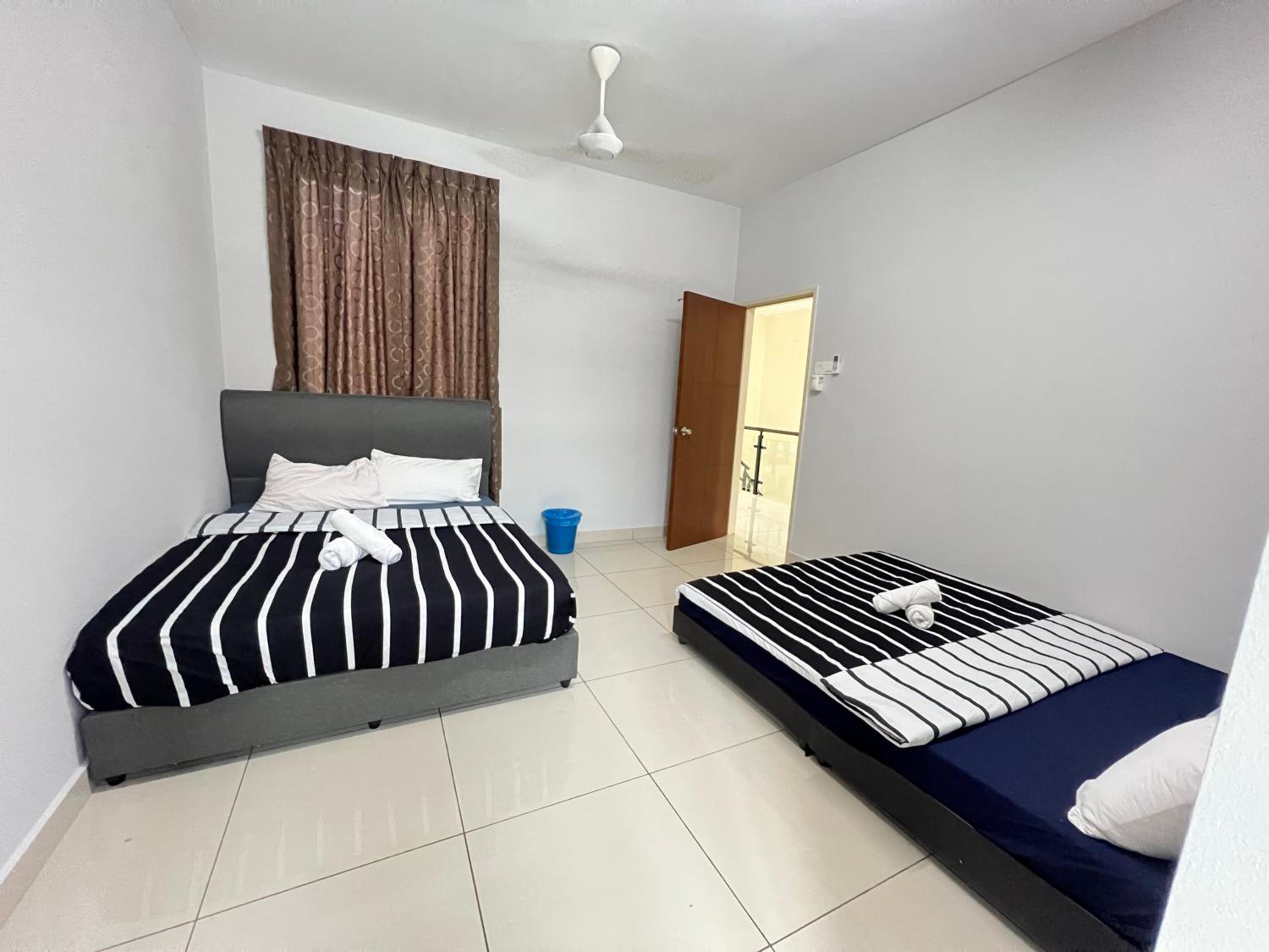 16pax Seri Austin 4bedroom 4bath nearby toppen aeon tebrau