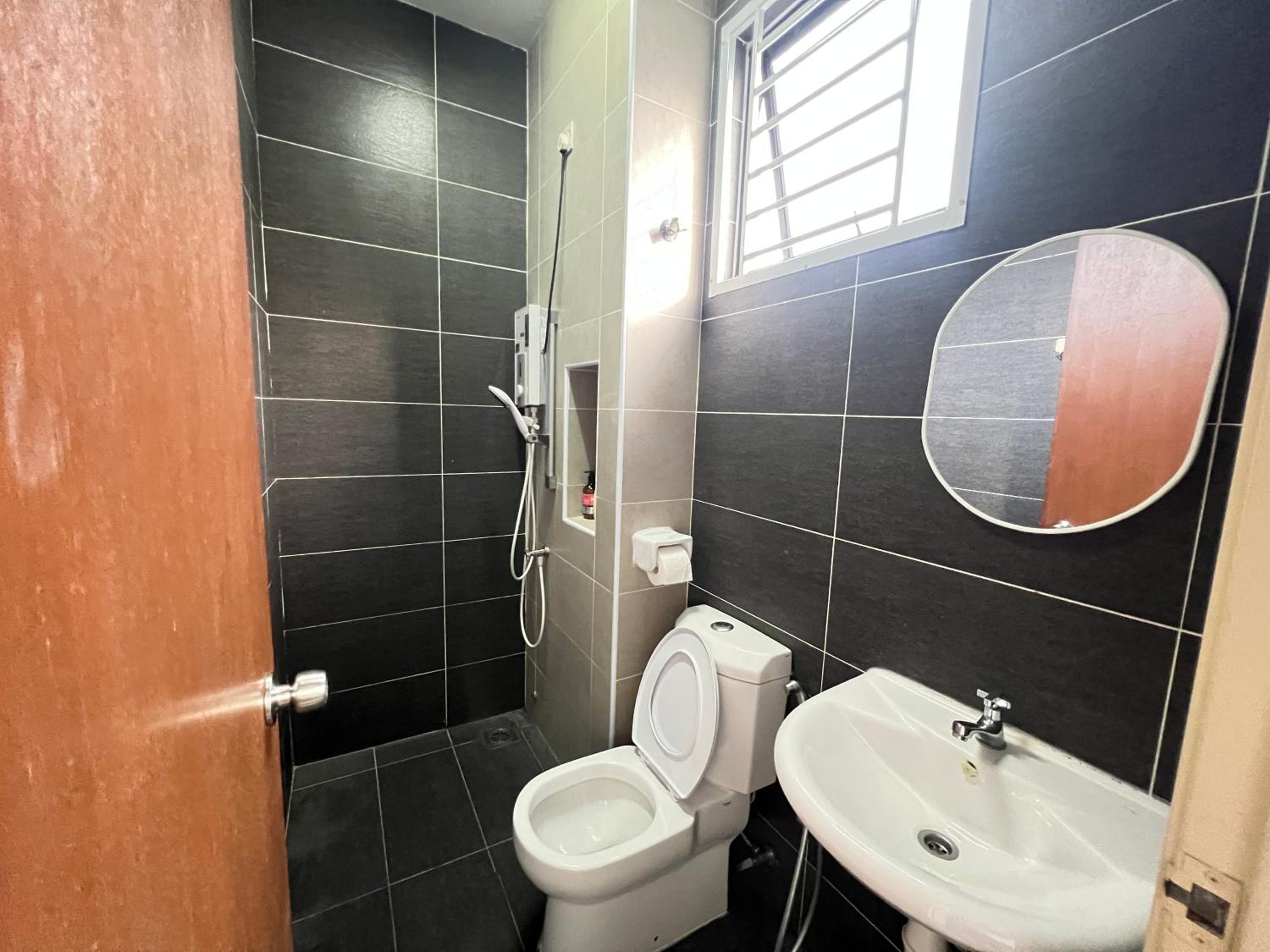 16pax Seri Austin 4bedroom 4bath nearby toppen aeon tebrau