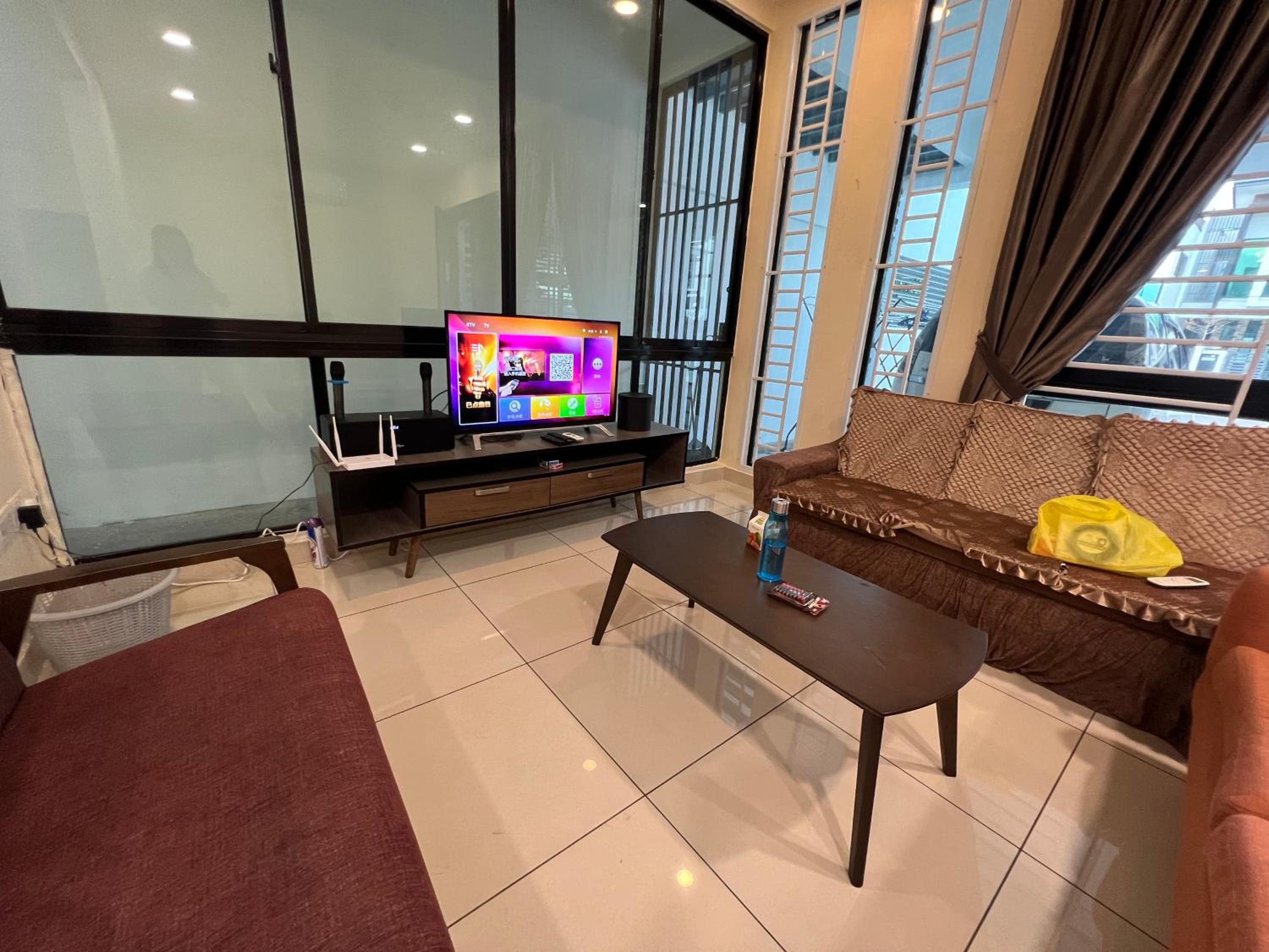 16pax Seri Austin 4bedroom 4bath nearby toppen aeon tebrau