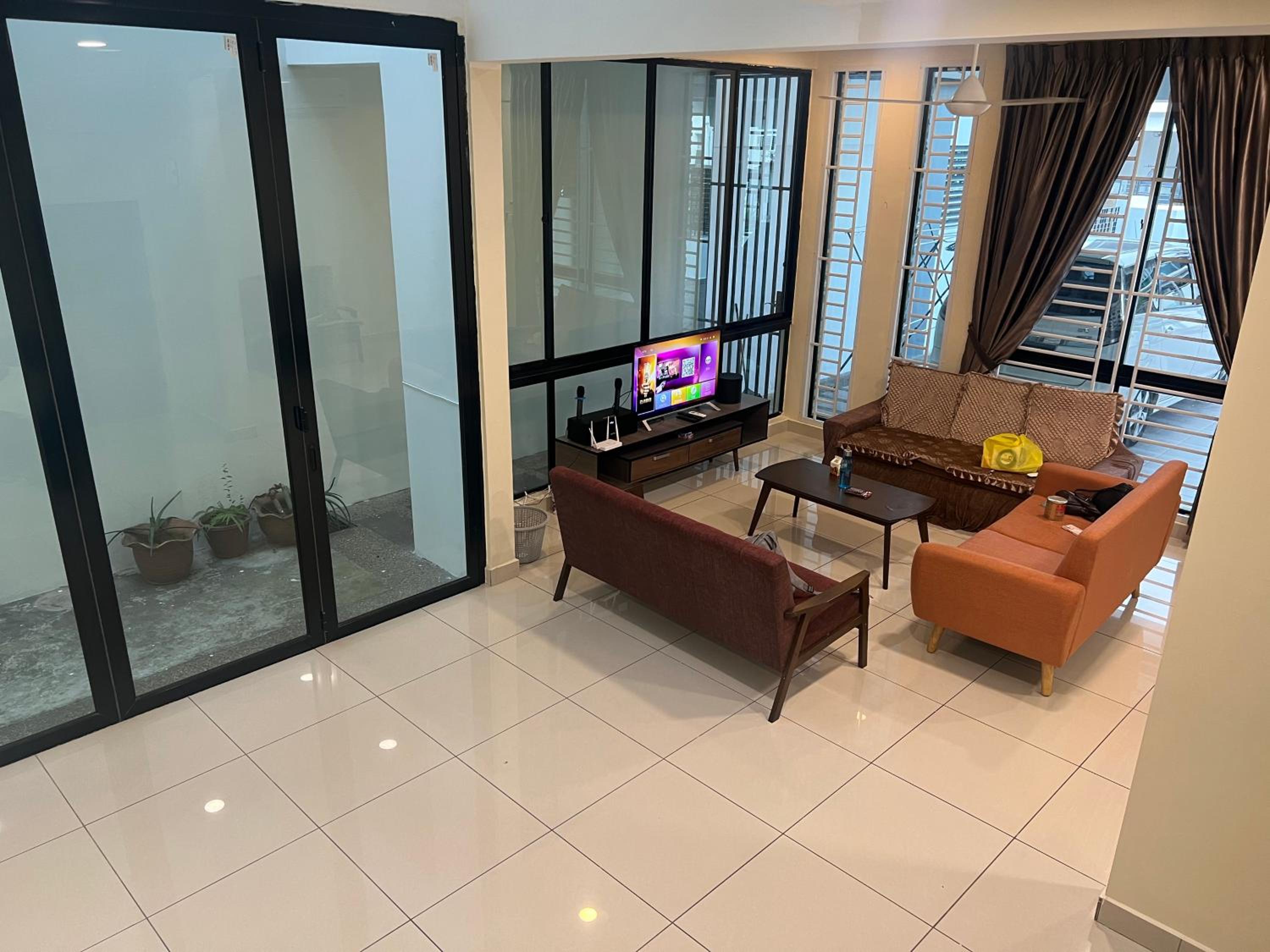 16pax Seri Austin 4bedroom 4bath nearby toppen aeon tebrau