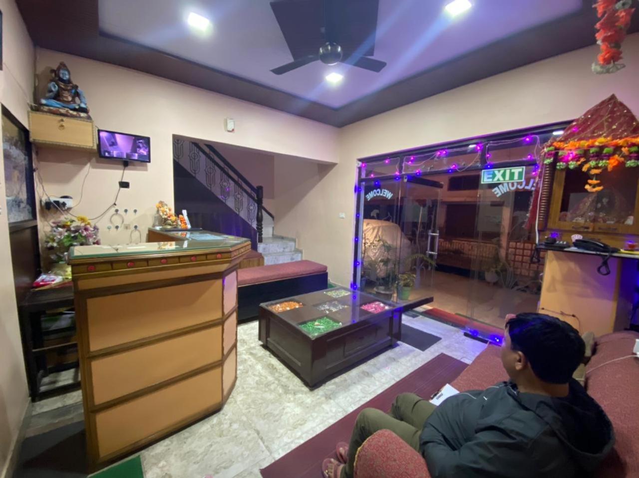 Rudraksha Hotel & Restaurant By WB Inn view 3