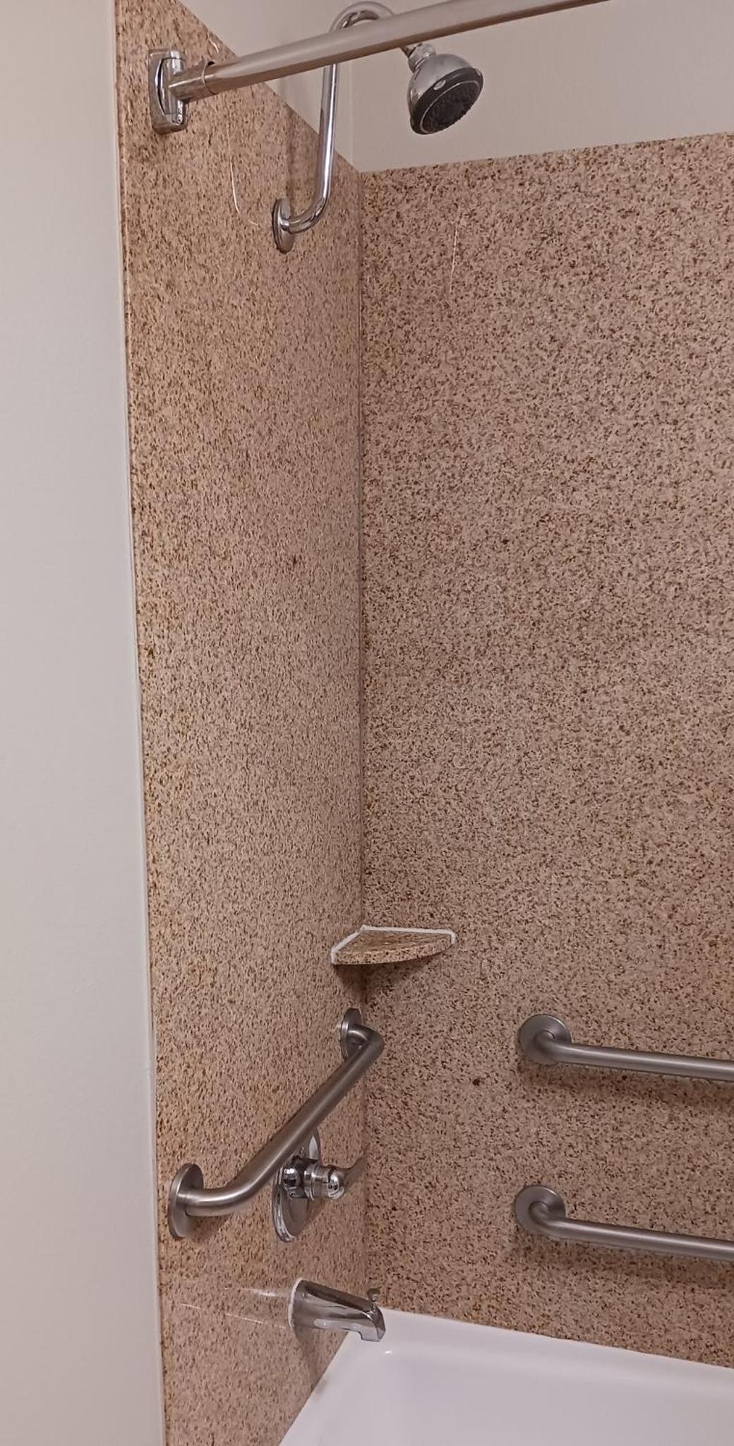 Longview Vacations - Red Roof Inn  Suites Longview - Property Image 3