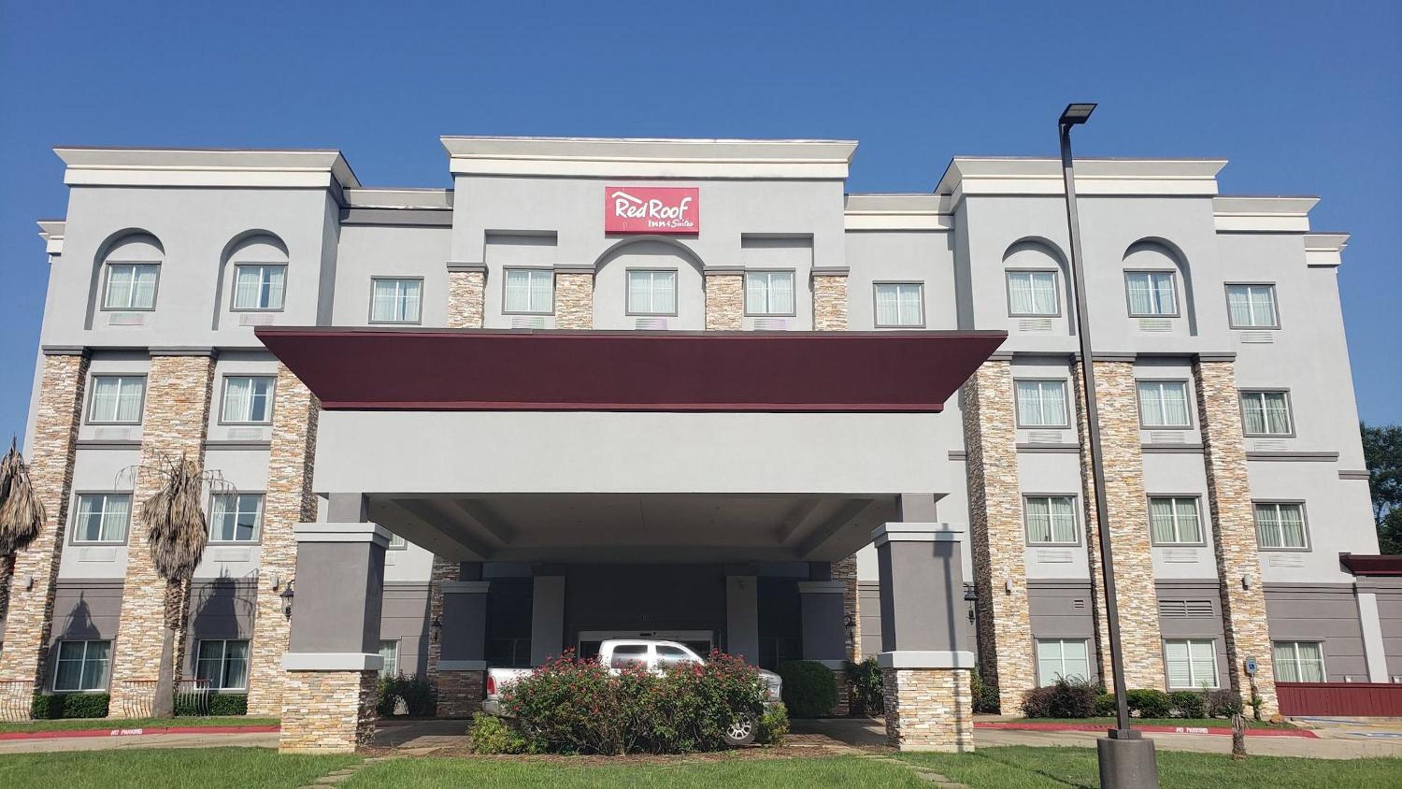Longview Vacations - Red Roof Inn  Suites Longview - Property Image 25