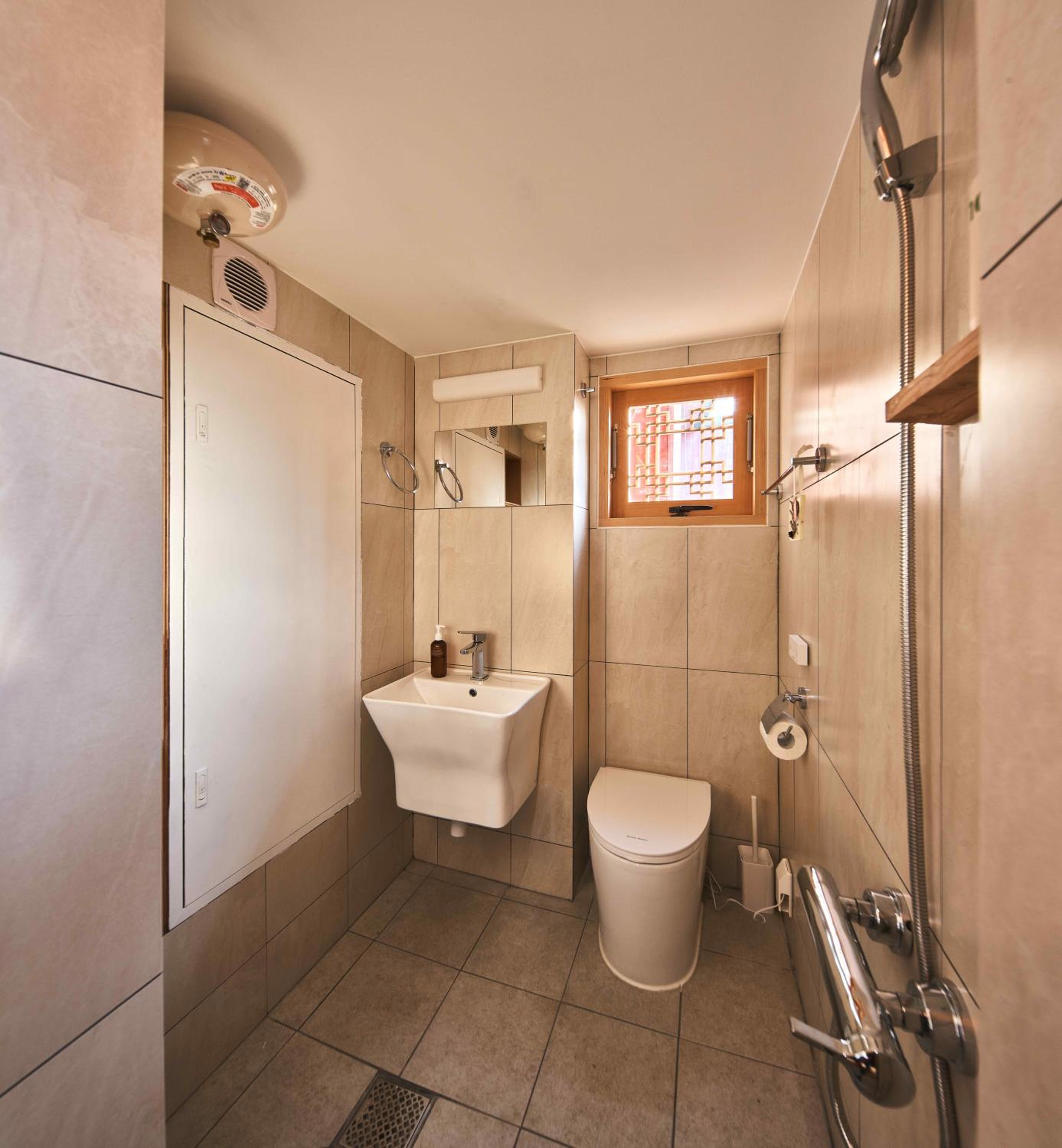 Luxury Hanok Stay Cloudscape view 5