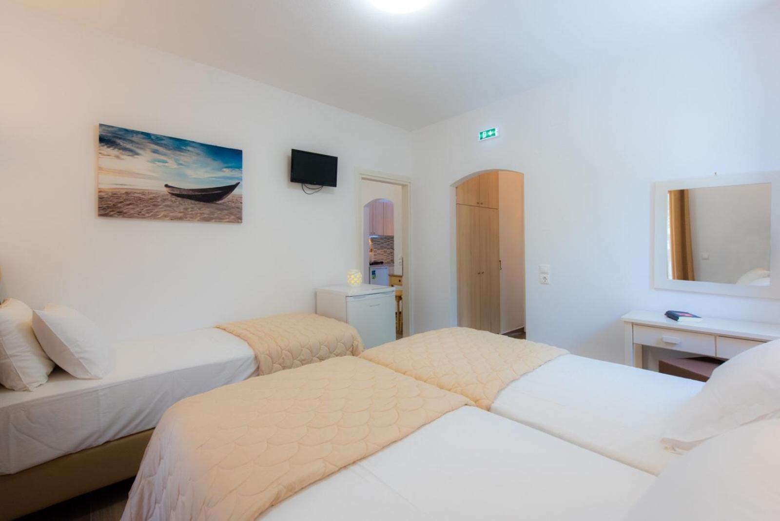 KALYPSO ACCOMMODATION SIFNOS