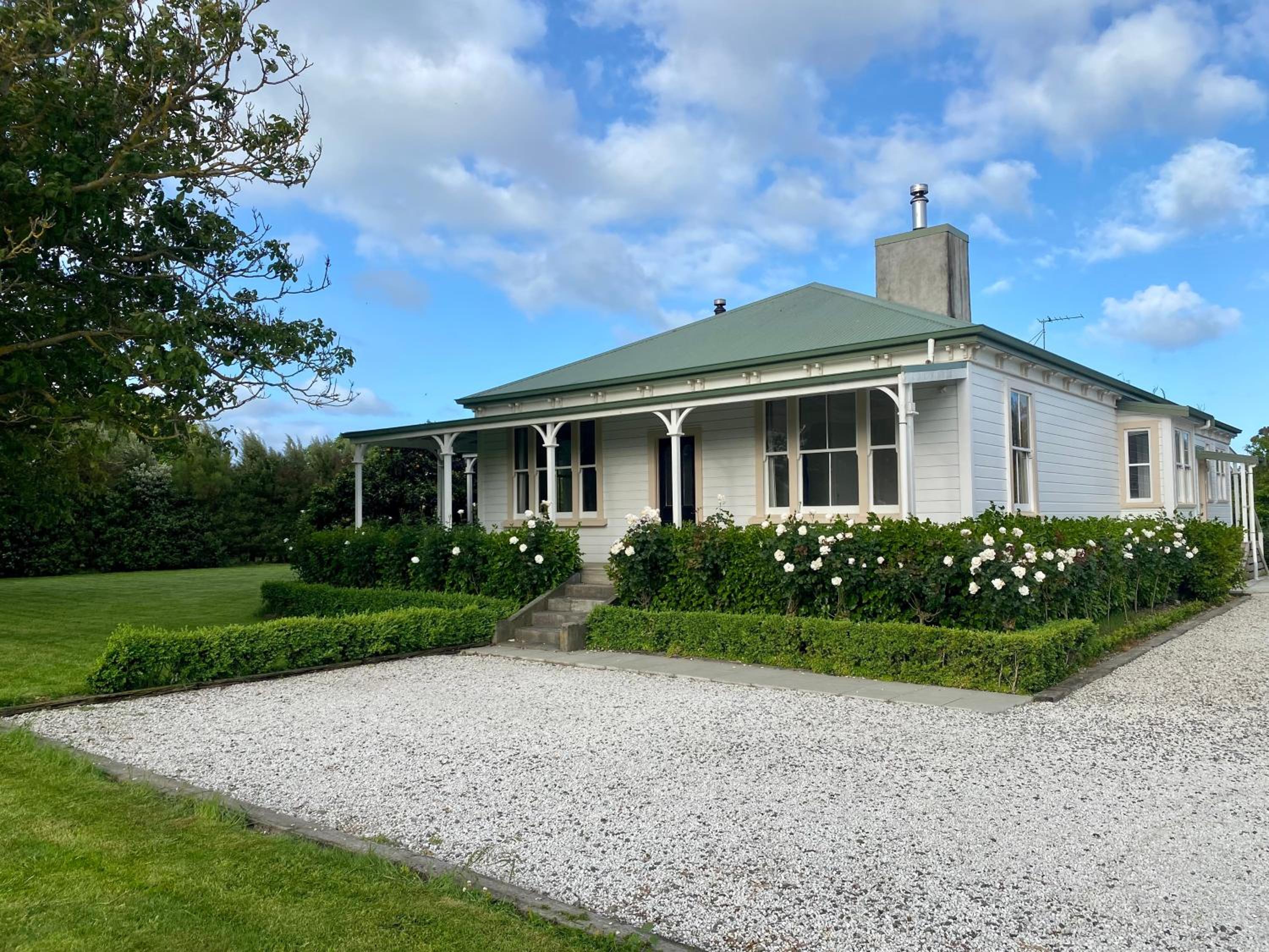 Hotel Botham's Beauty - Blenheim Holiday Home - Image 1