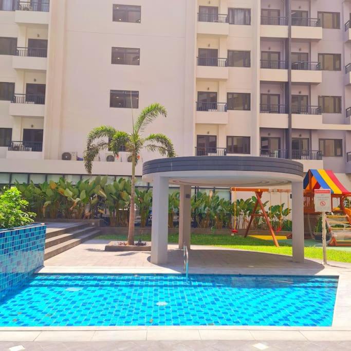 Spring Residences Scandinavian 2 bedrooms with balcony Near NAIA view 4