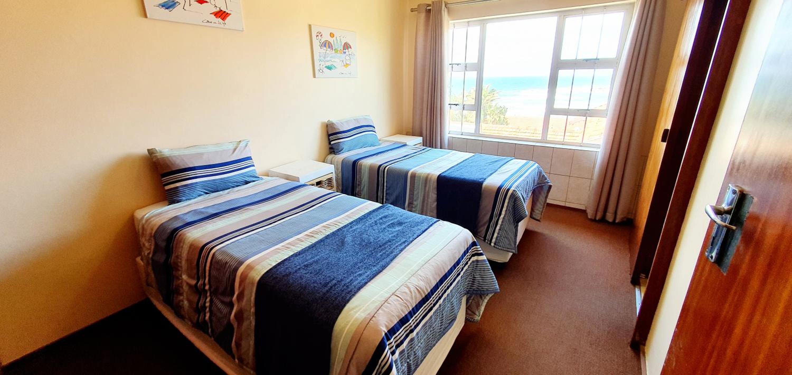 Milton Lane Beach Club 4 - Sleeps 4 - Ideal Location! view 4