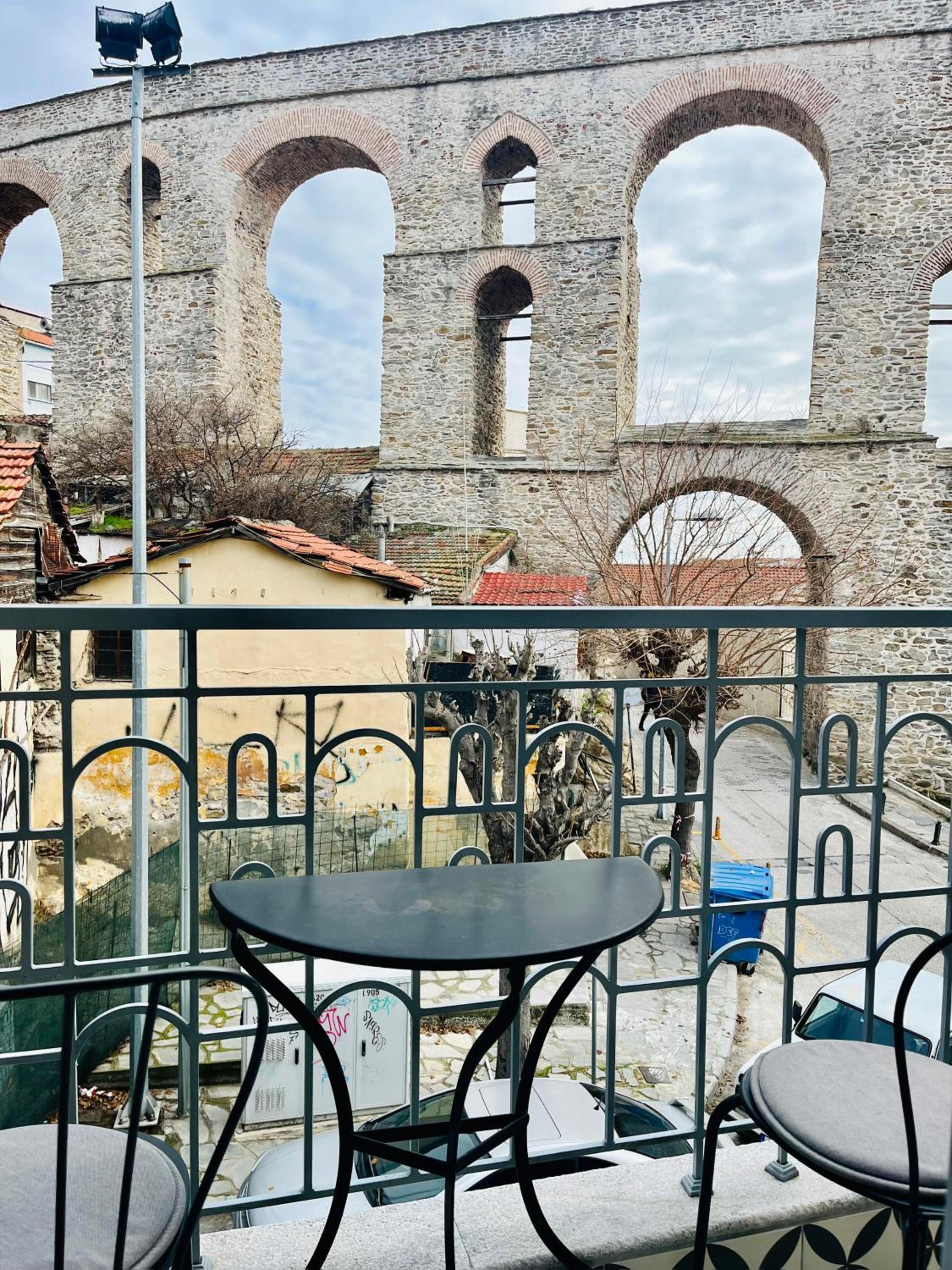 Kamares View