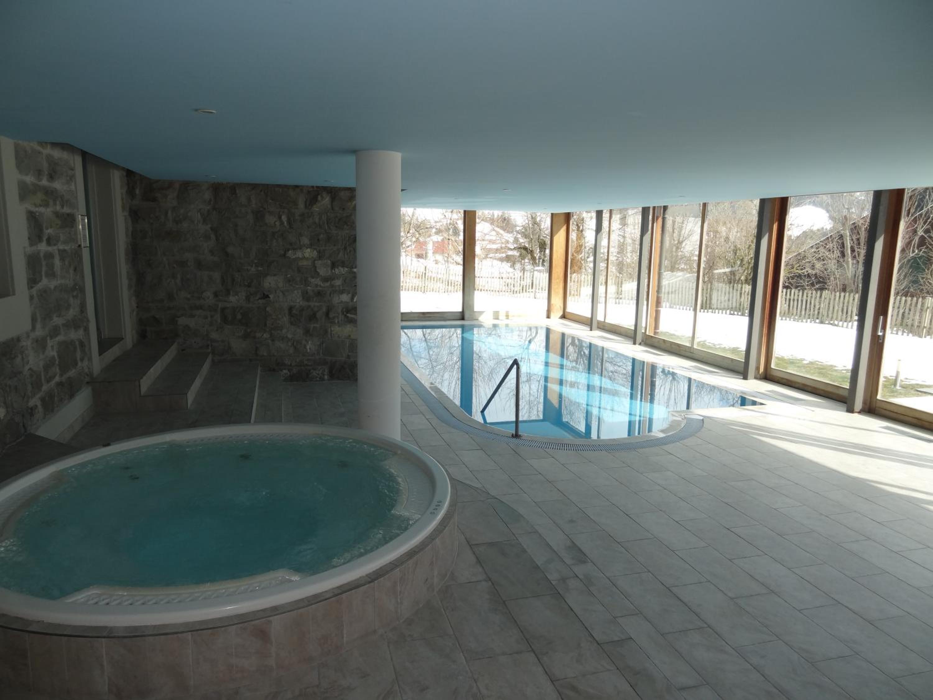Hotel Luxury Apartment, Panoramic Mountain Views, 5 Spa Facilities - 4 Bedroom