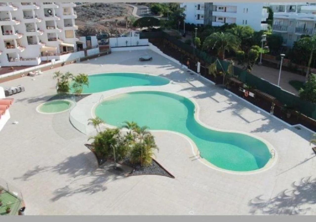 Great 'San Marino' Terrace and Pool view 3