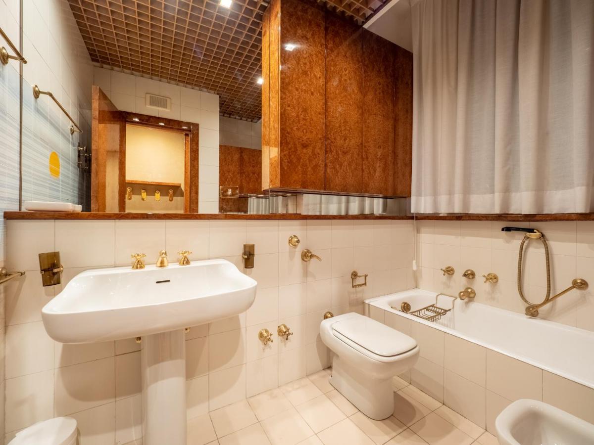 Elegant Flat in Milan's Heart