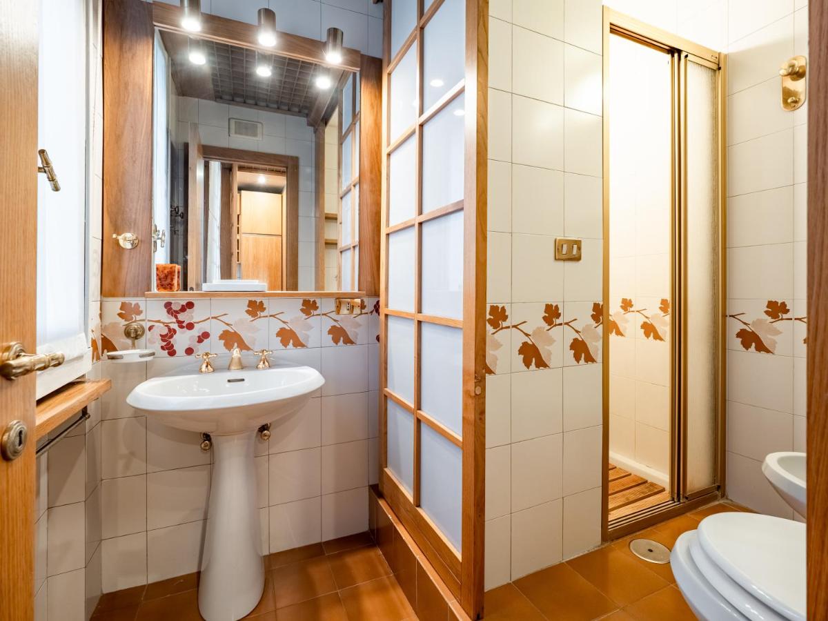Elegant Flat in Milan's Heart