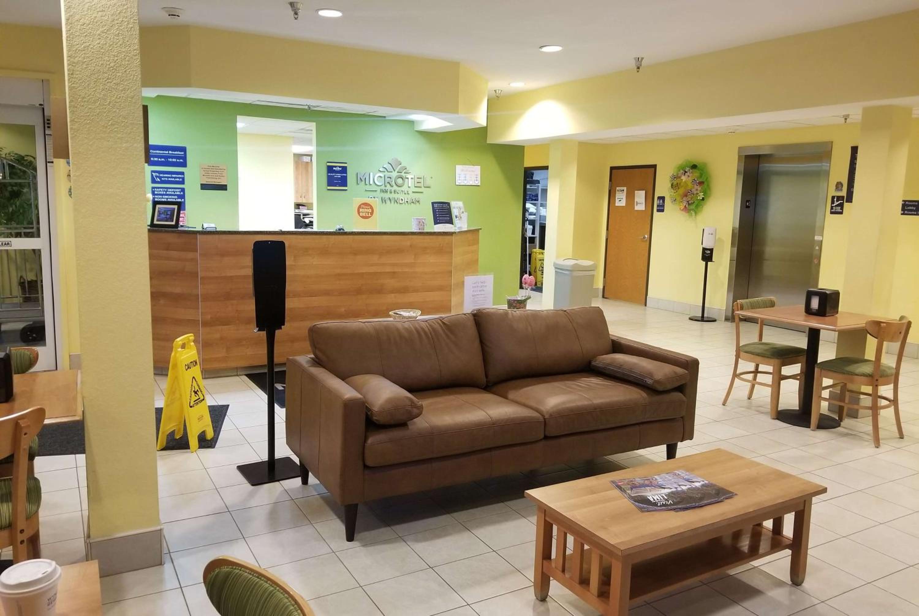 Microtel Inn & Suites by Wyndham Delphos view 4