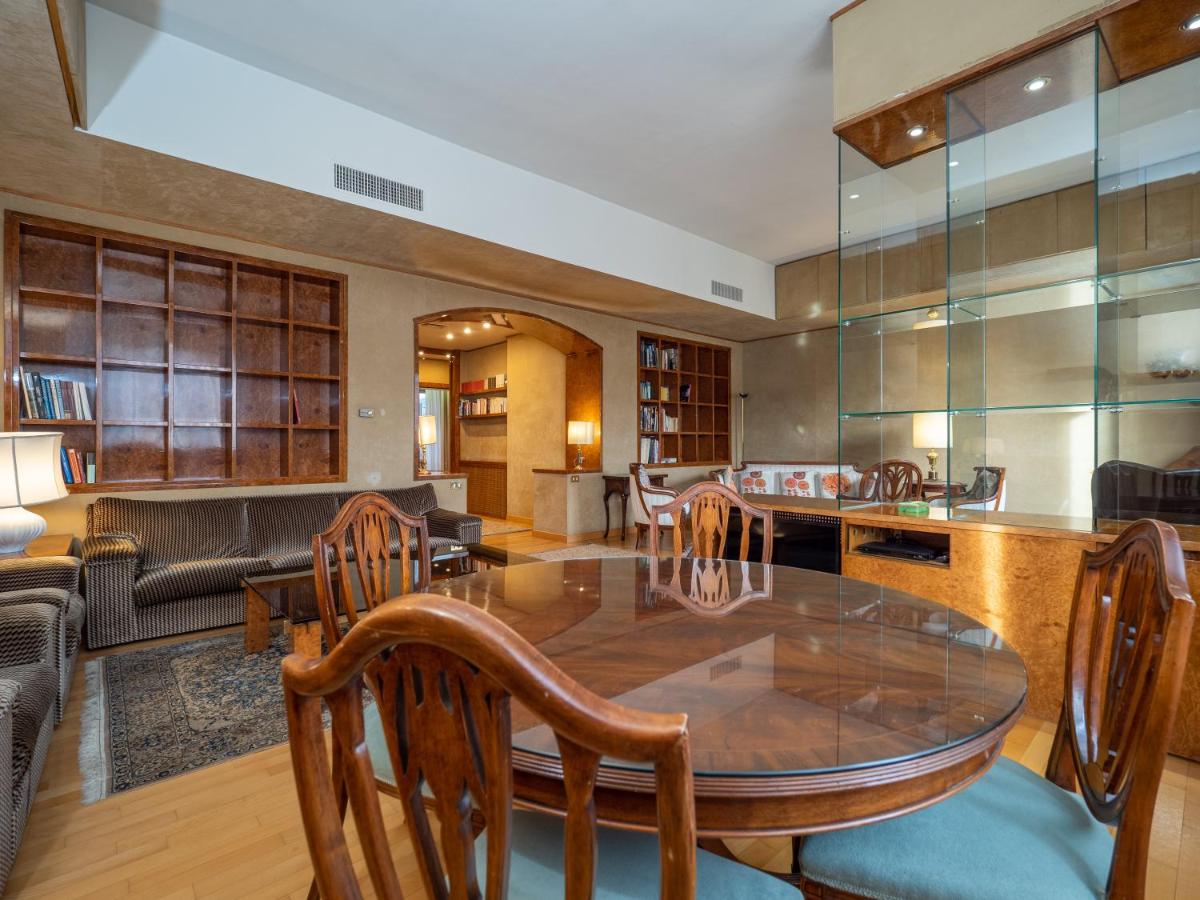 Elegant Flat in Milan's Heart