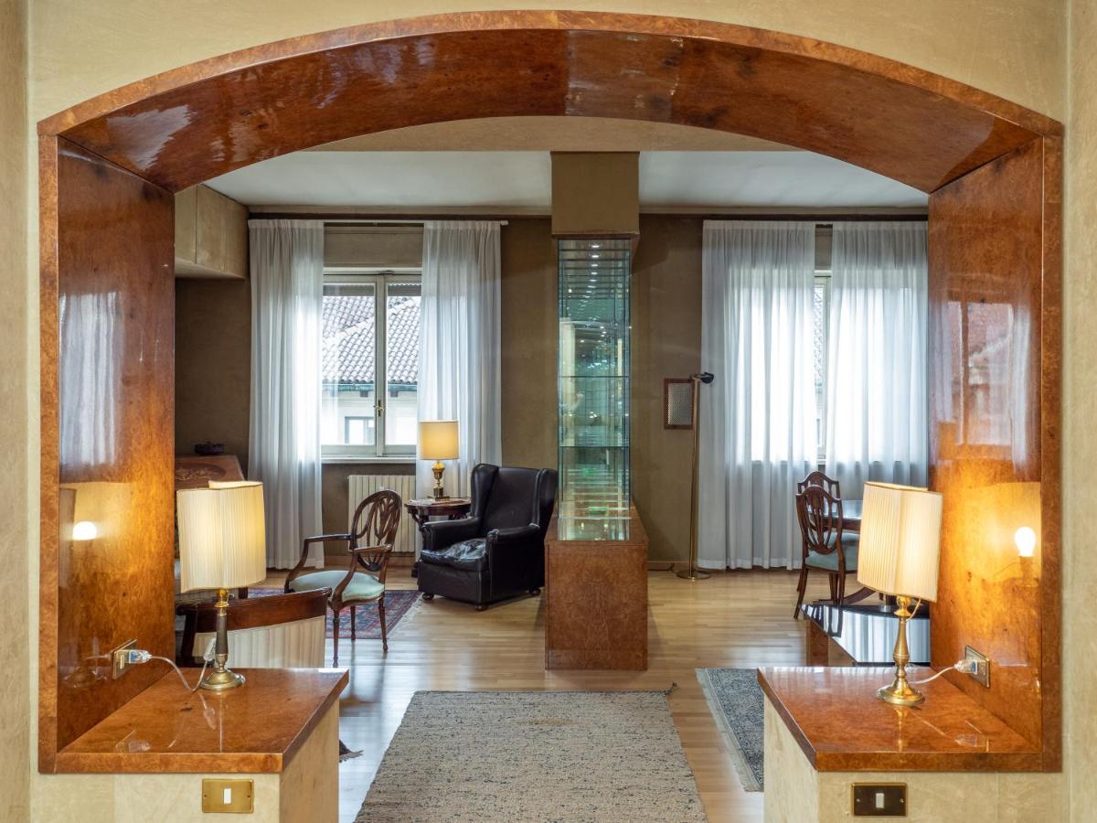 Elegant Flat in Milan's Heart