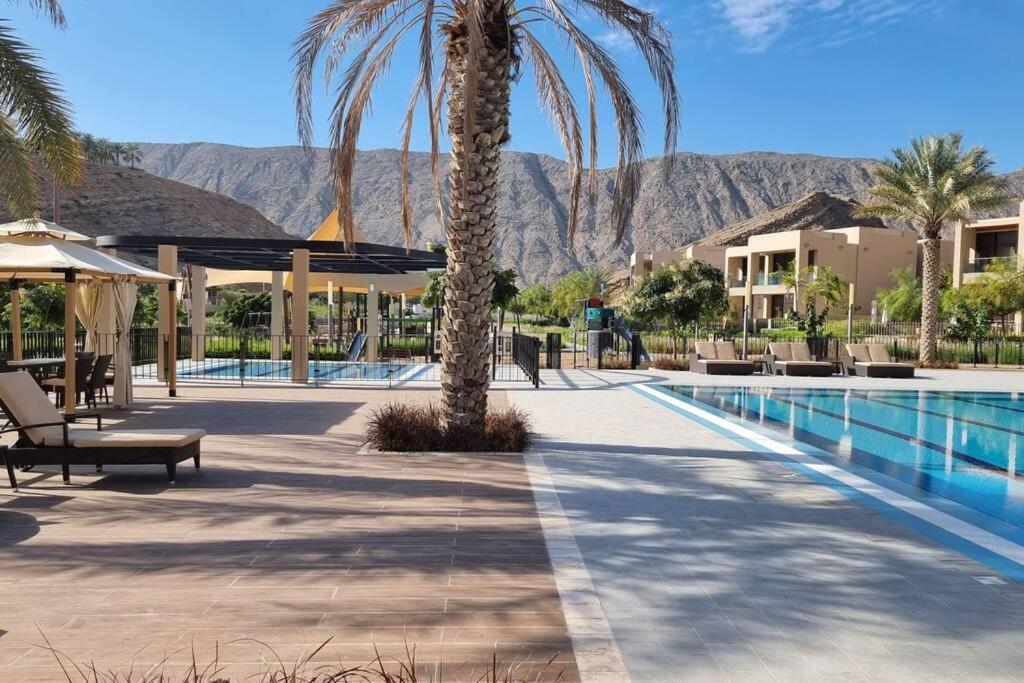 One Bedroom Apartment Muscat Bay view 4