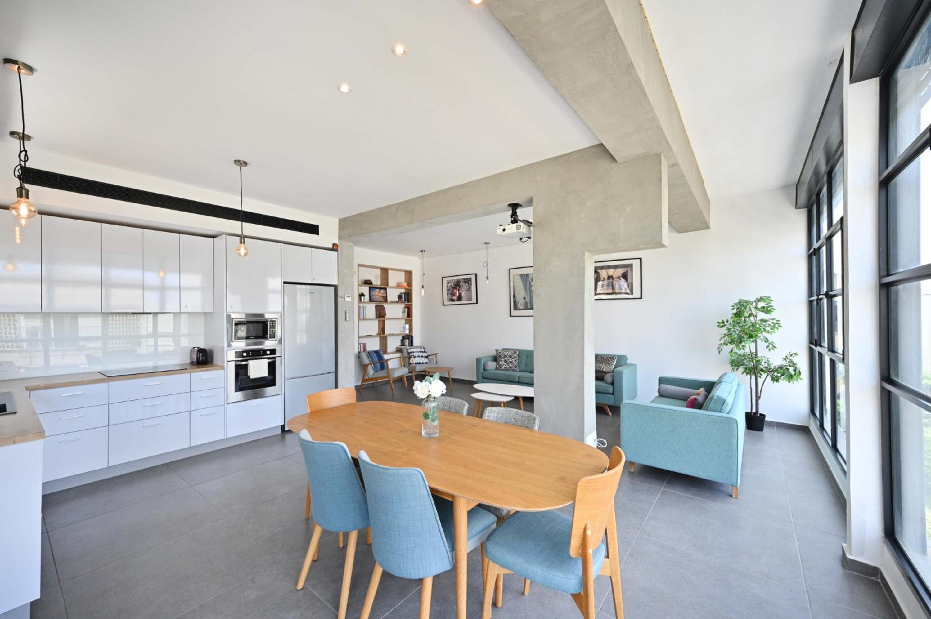 Designer 2BR in Rembrandt street by HolyGuest view 3