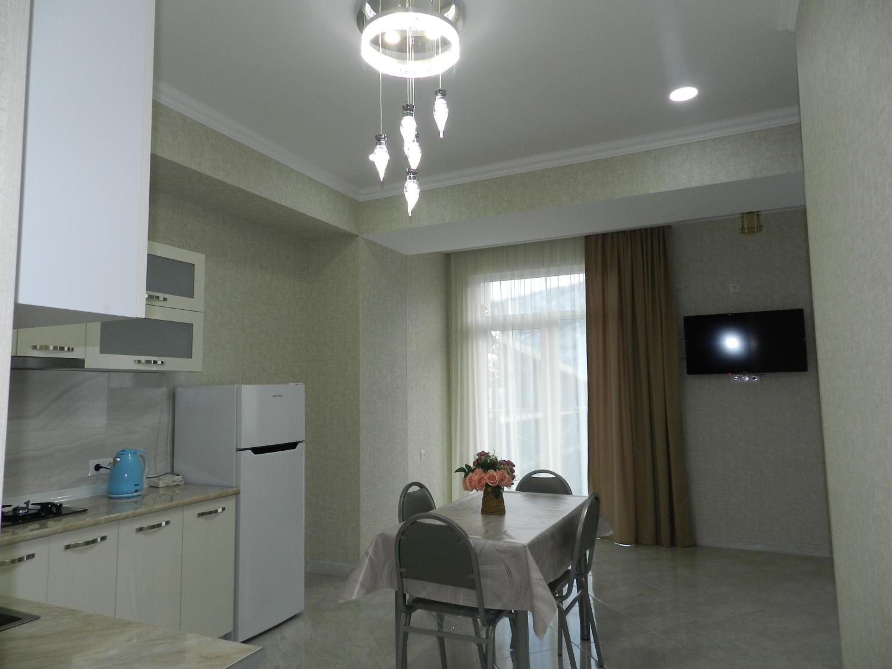Lovely, bright and cozy 2 room flat in the heart of Tbilisi, near Ortachala bus station view 2