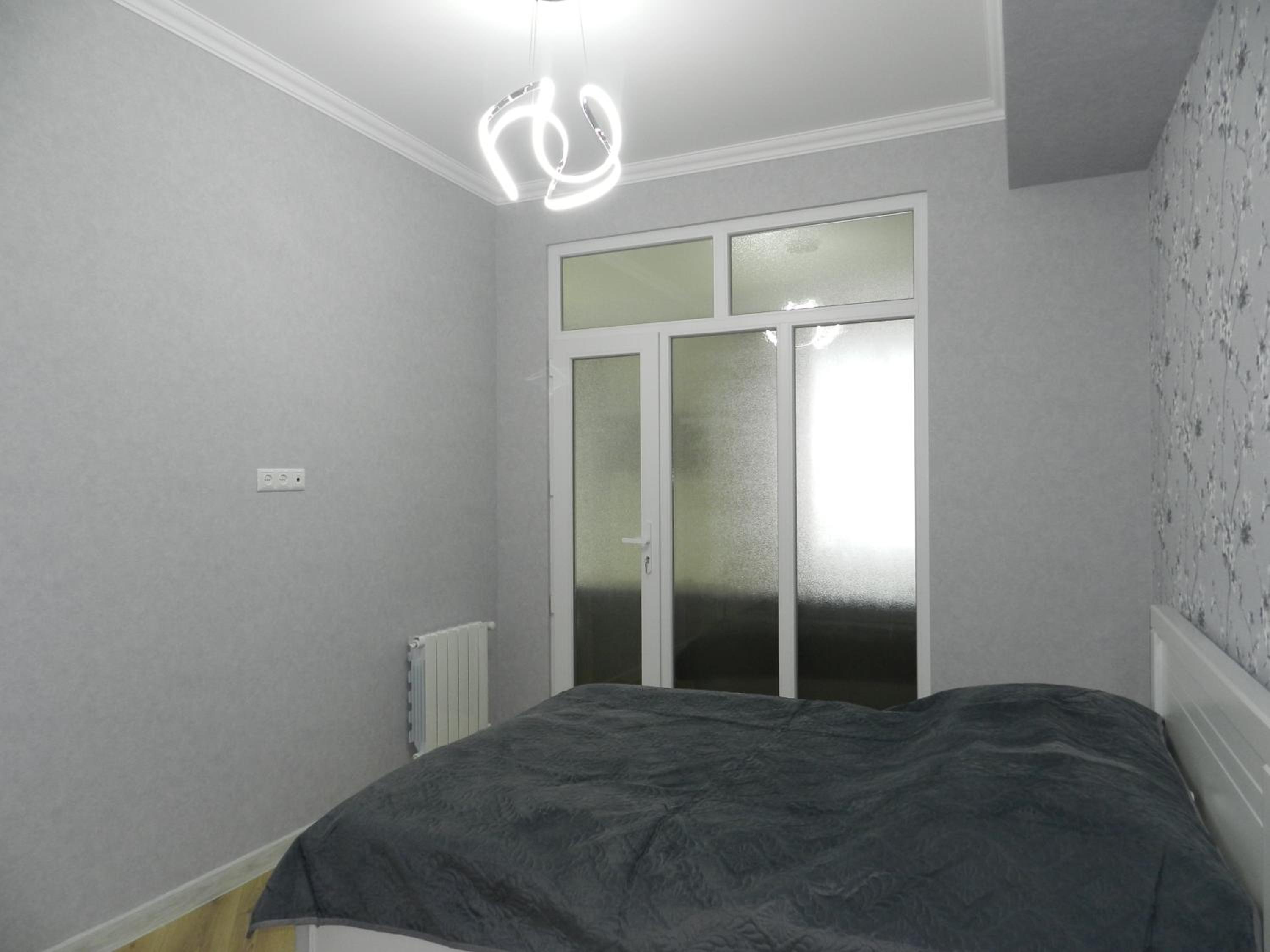 Lovely, bright and cozy 2 room flat in the heart of Tbilisi, near Ortachala bus station view 5
