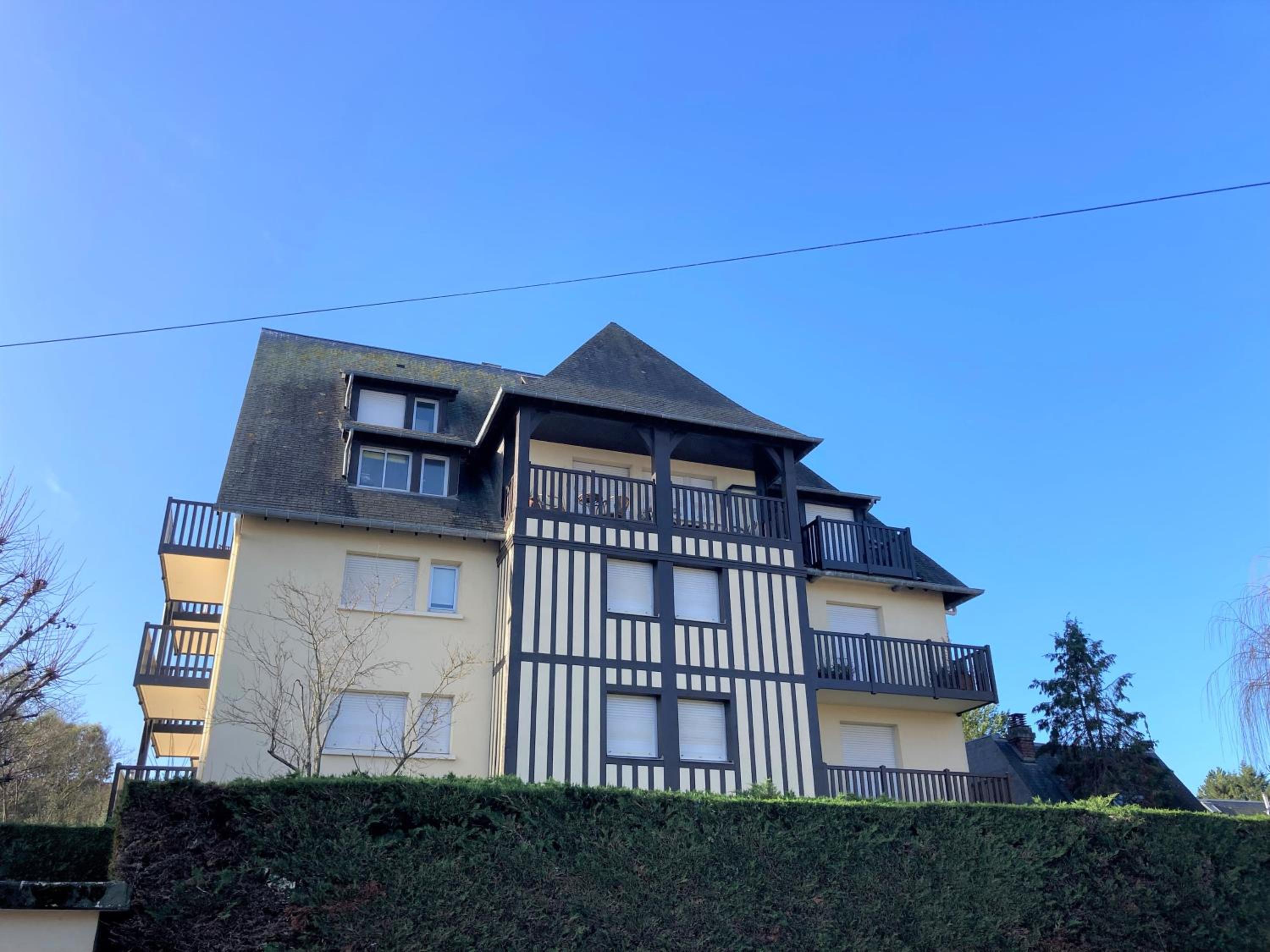Studio proche plage balcon et parking
