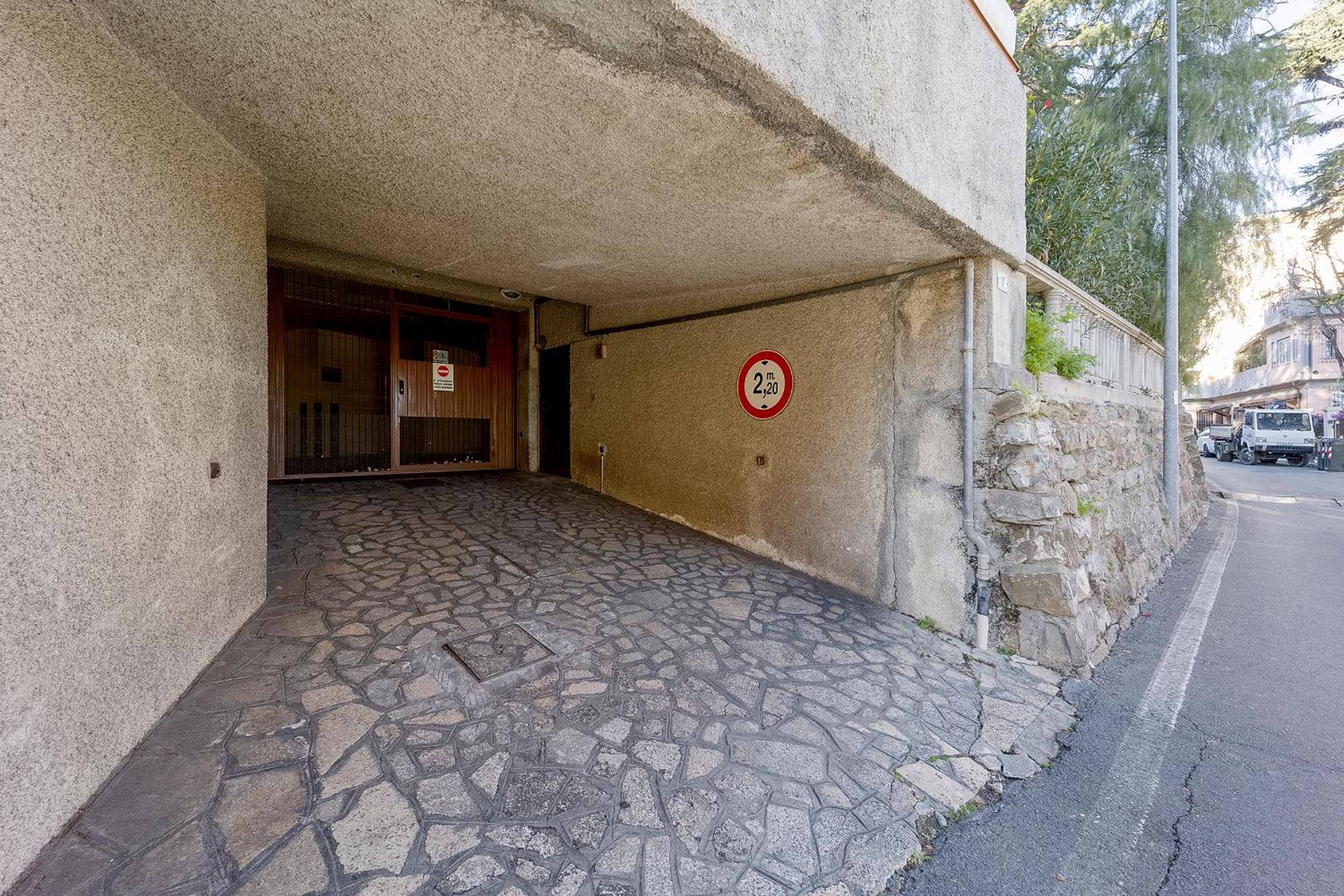GuestHost - Portosole Attic - with Terrace and Private Parking