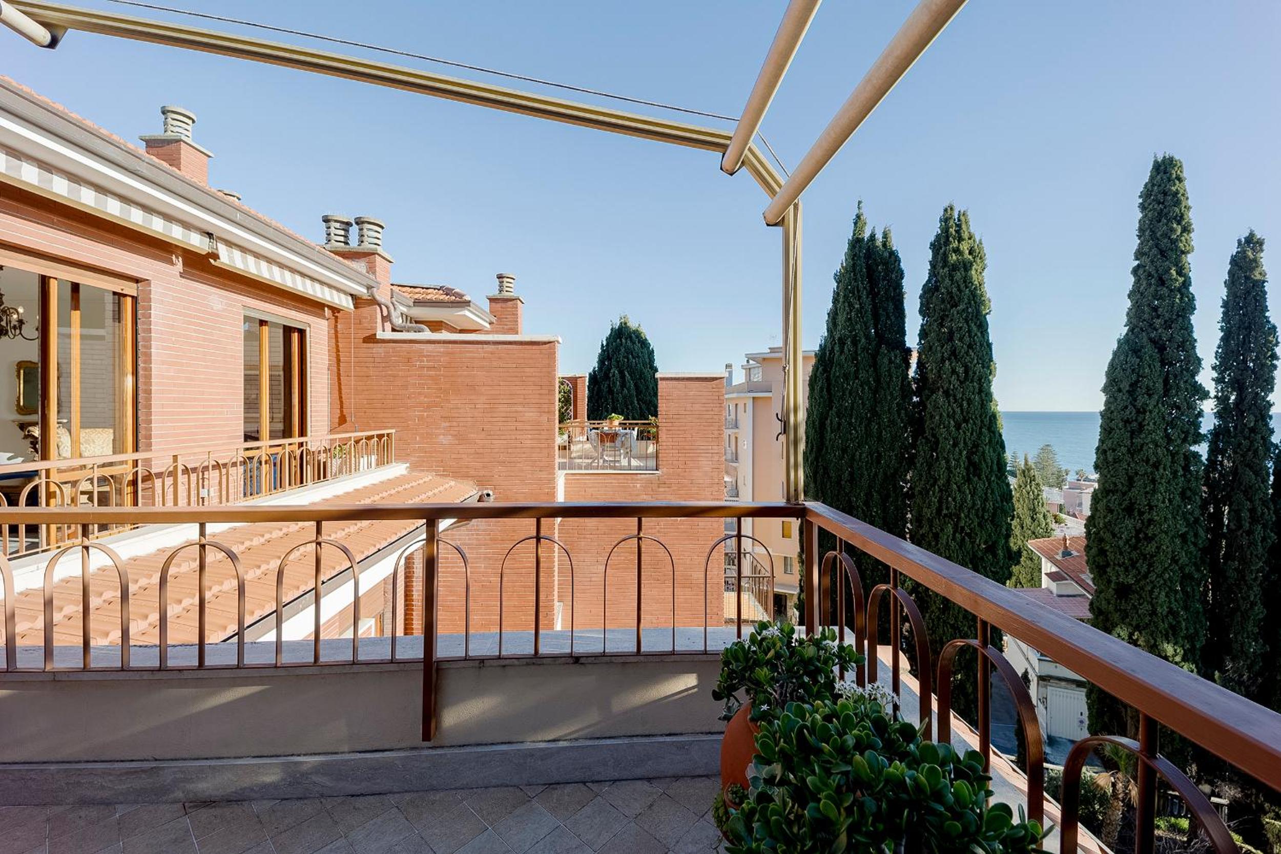 GuestHost - Portosole Attic - with Terrace and Private Parking photo 5