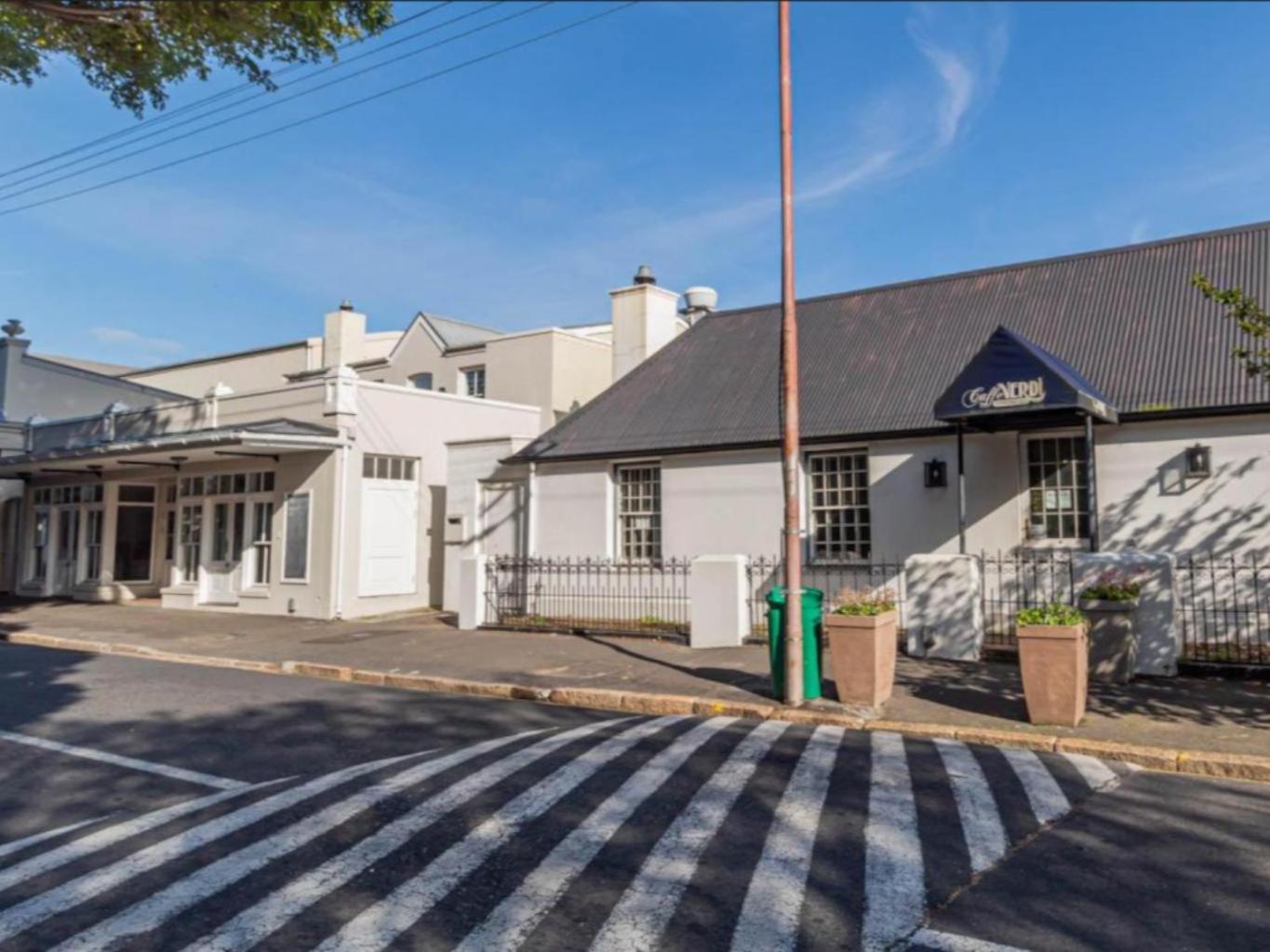 Luxury Accomodation at the Alphen Glen