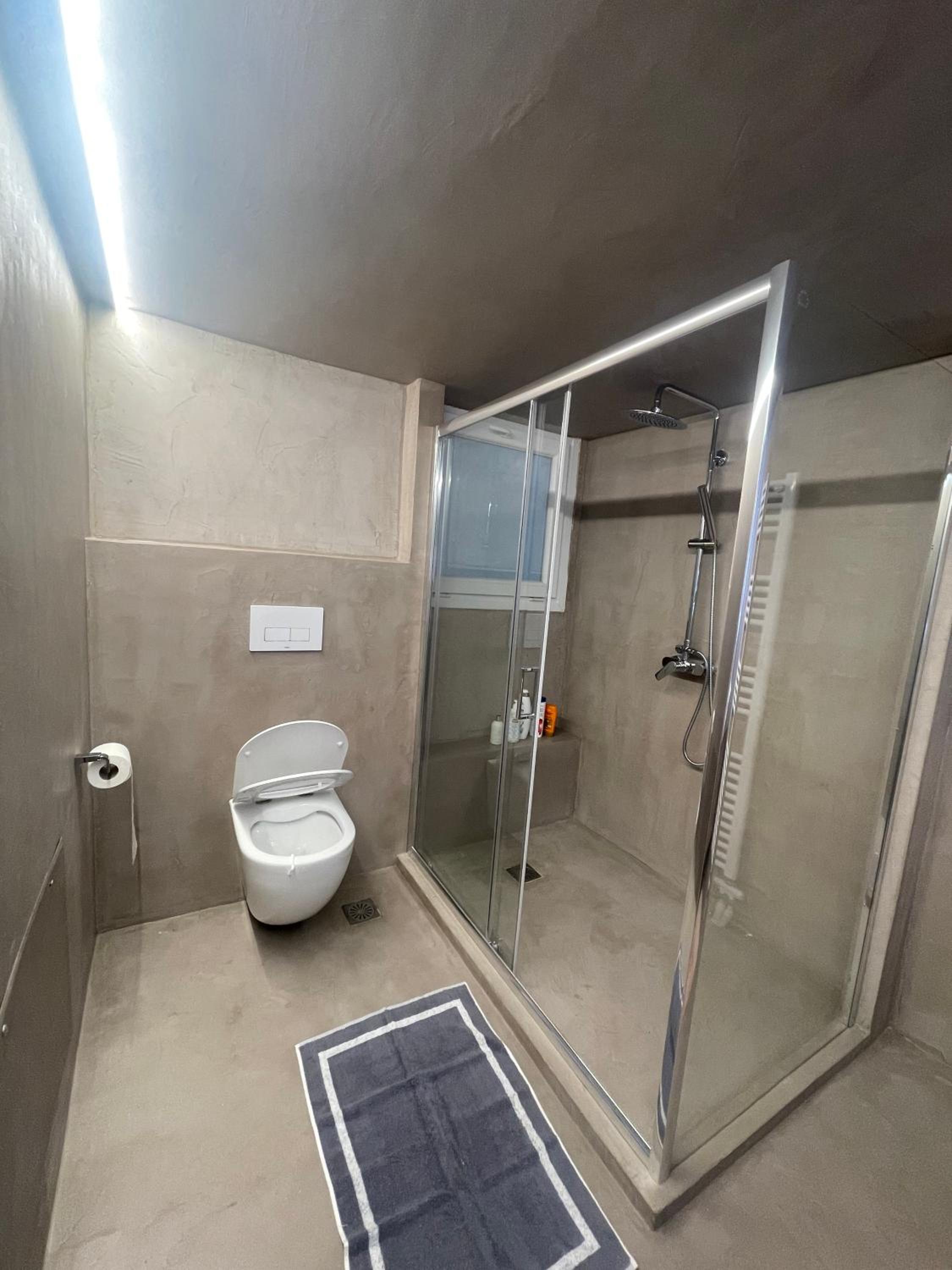 PAGRATI FLAT 7