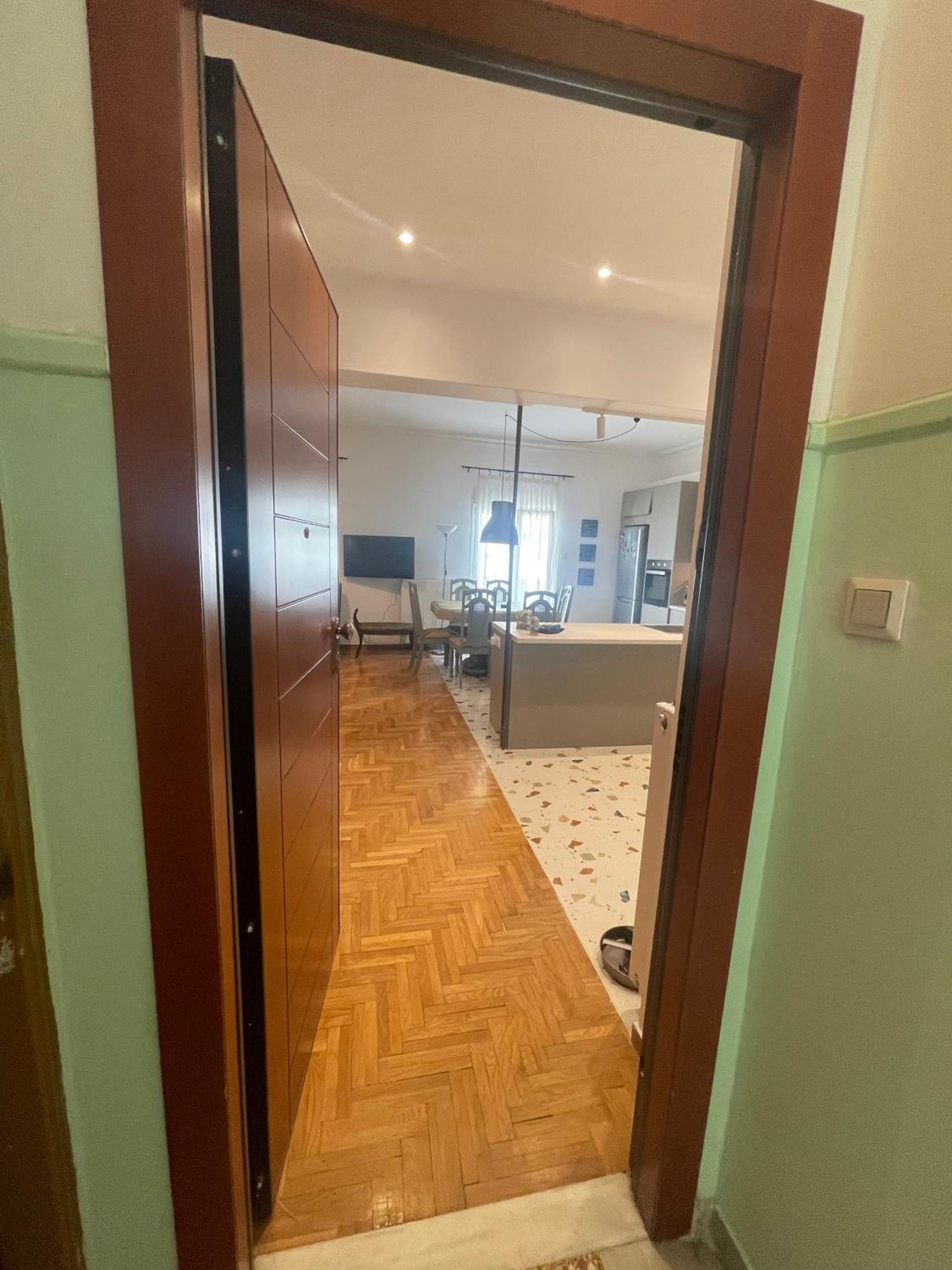 PAGRATI FLAT 7