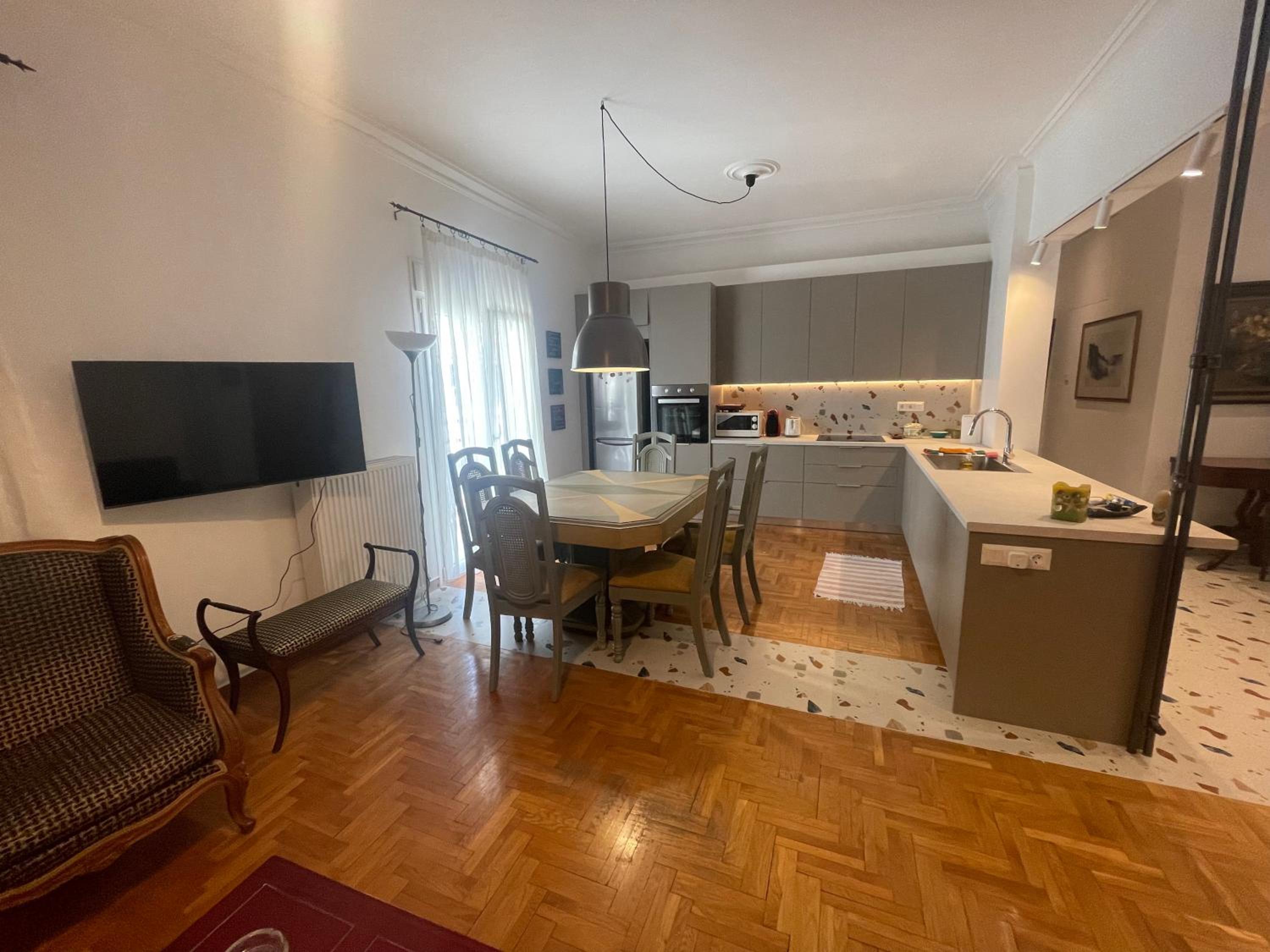 PAGRATI FLAT 7