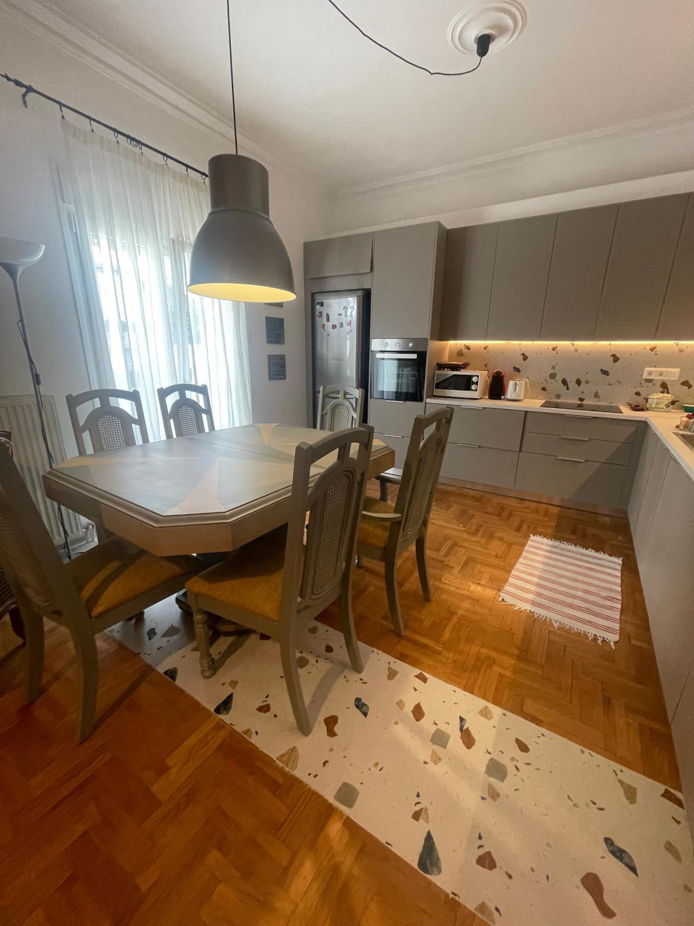 PAGRATI FLAT 7