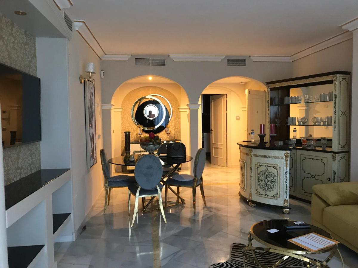 Magna Marbella Luxurious apt at 5 mins from the beach by easyBNB photo 2