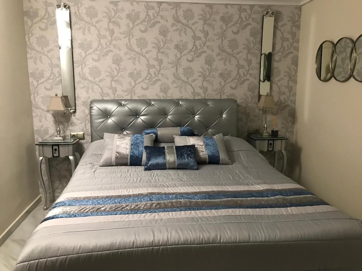 Magna Marbella Luxurious apt at 5 mins from the beach by easyBNB photo 3