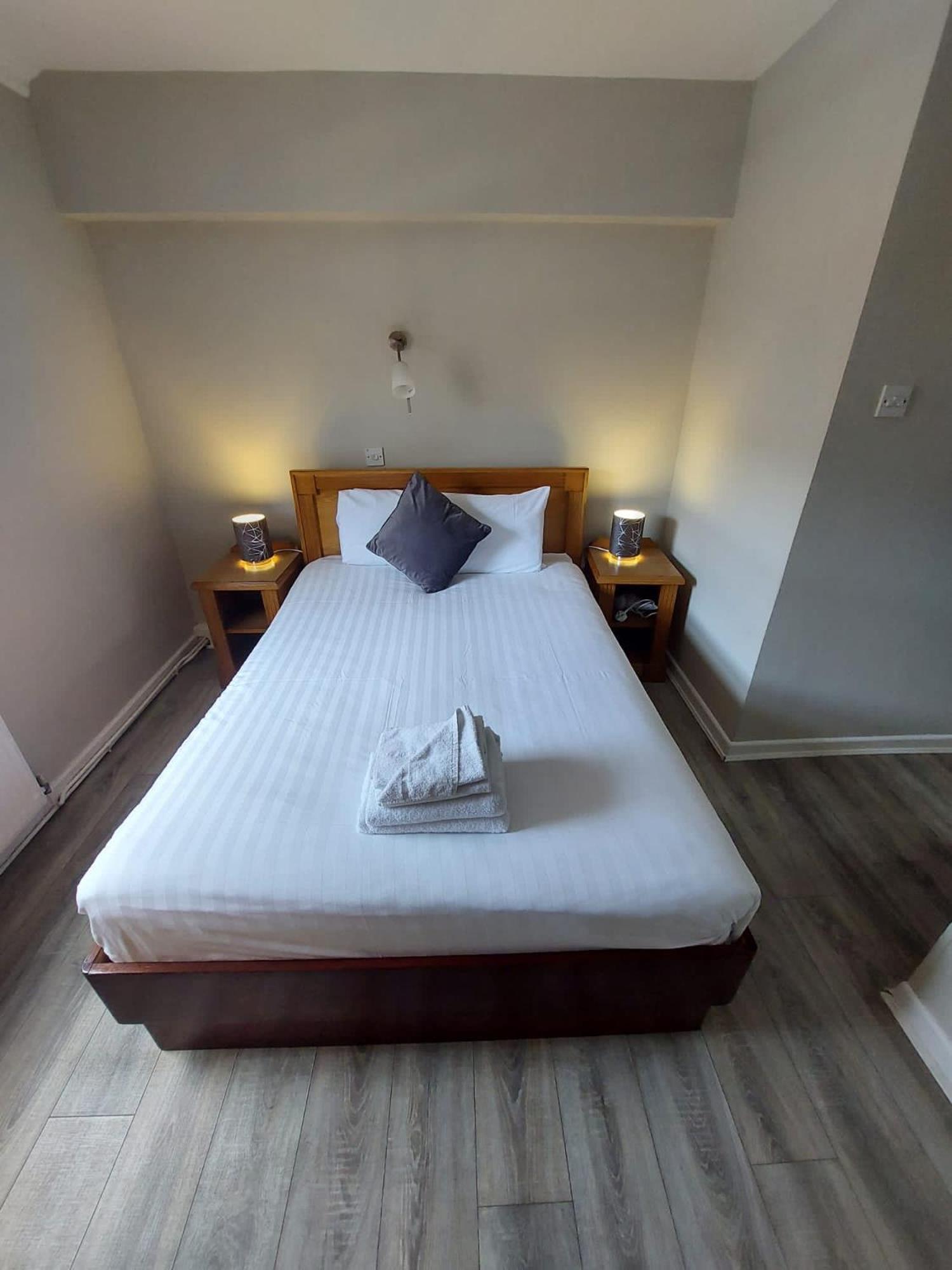 Athlone Vacations - The Bailey bar  lounge - Property Image 12