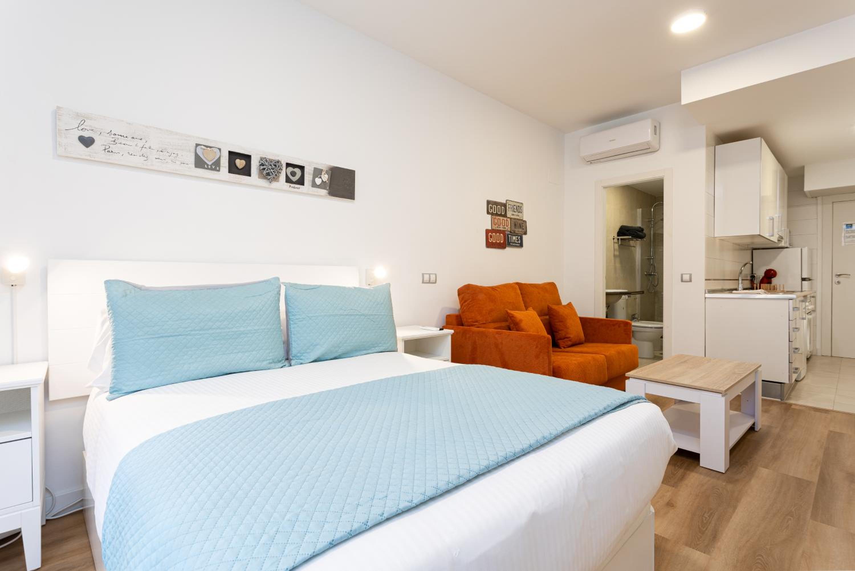 Apartments Holidays2Malaga City Center