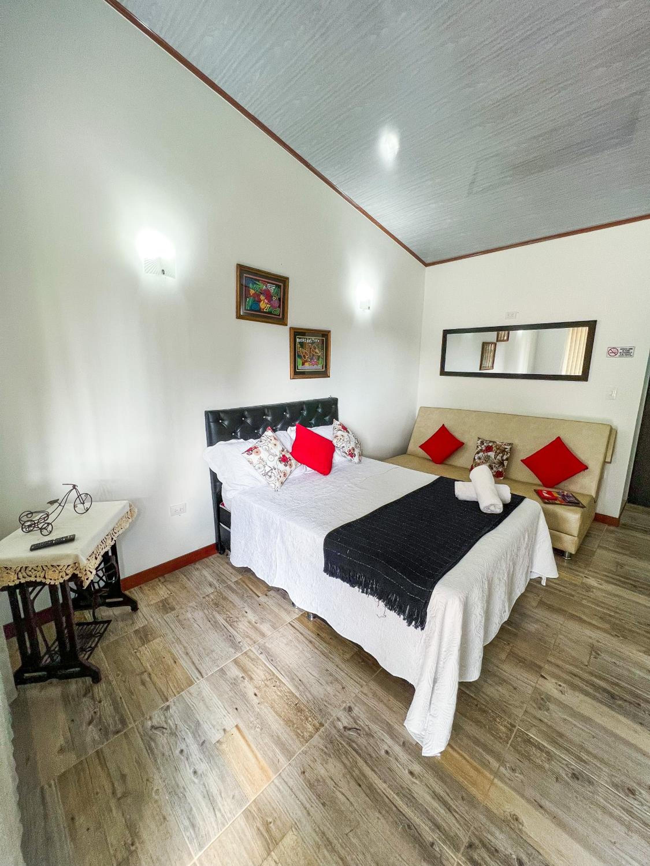 Monteverde Holiday Apartments view 4