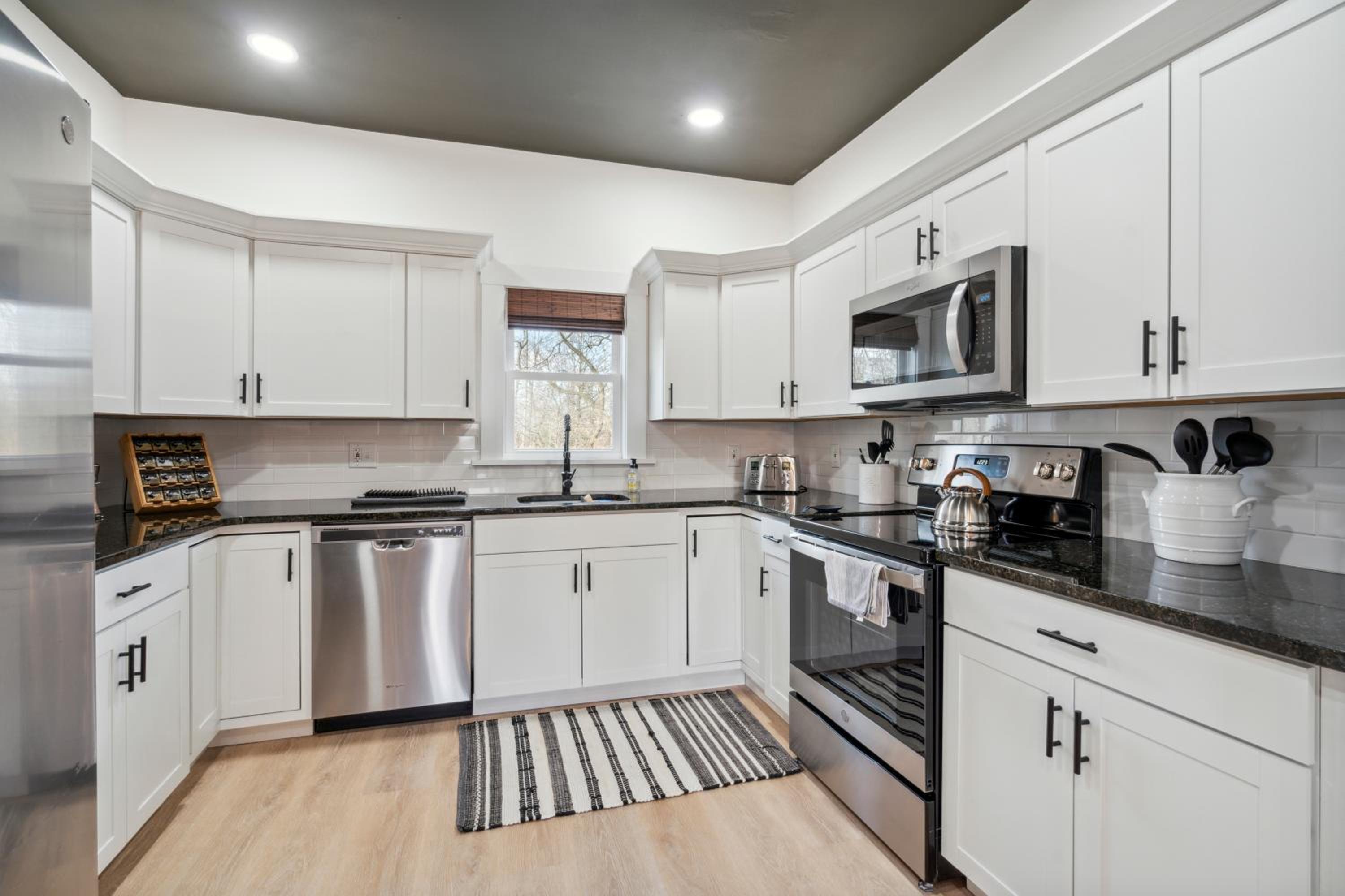 Cottage on Main, photo 7