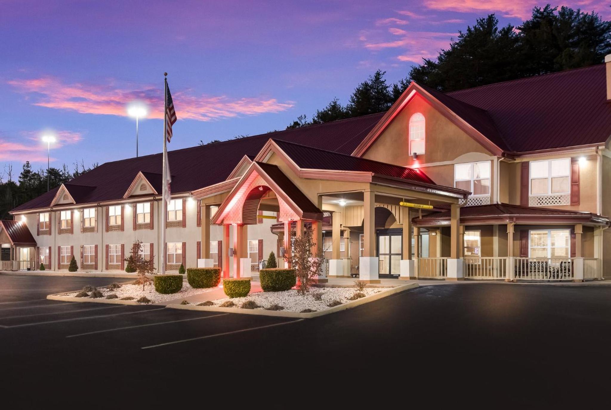 Corbin Vacations - Red Roof Inn Suites Corbin - Property Image 5