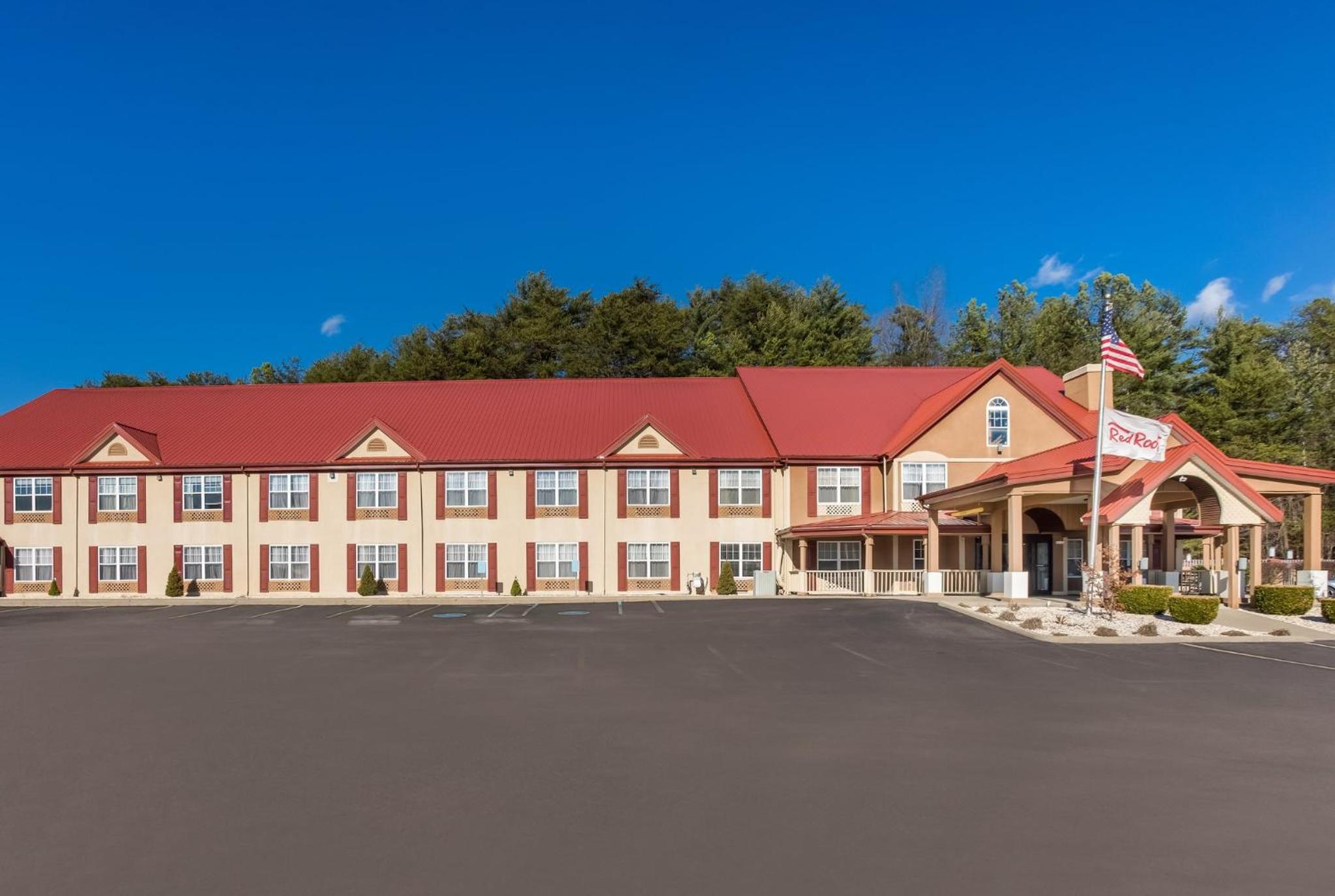 Corbin Vacations - Red Roof Inn Suites Corbin - Property Image 13