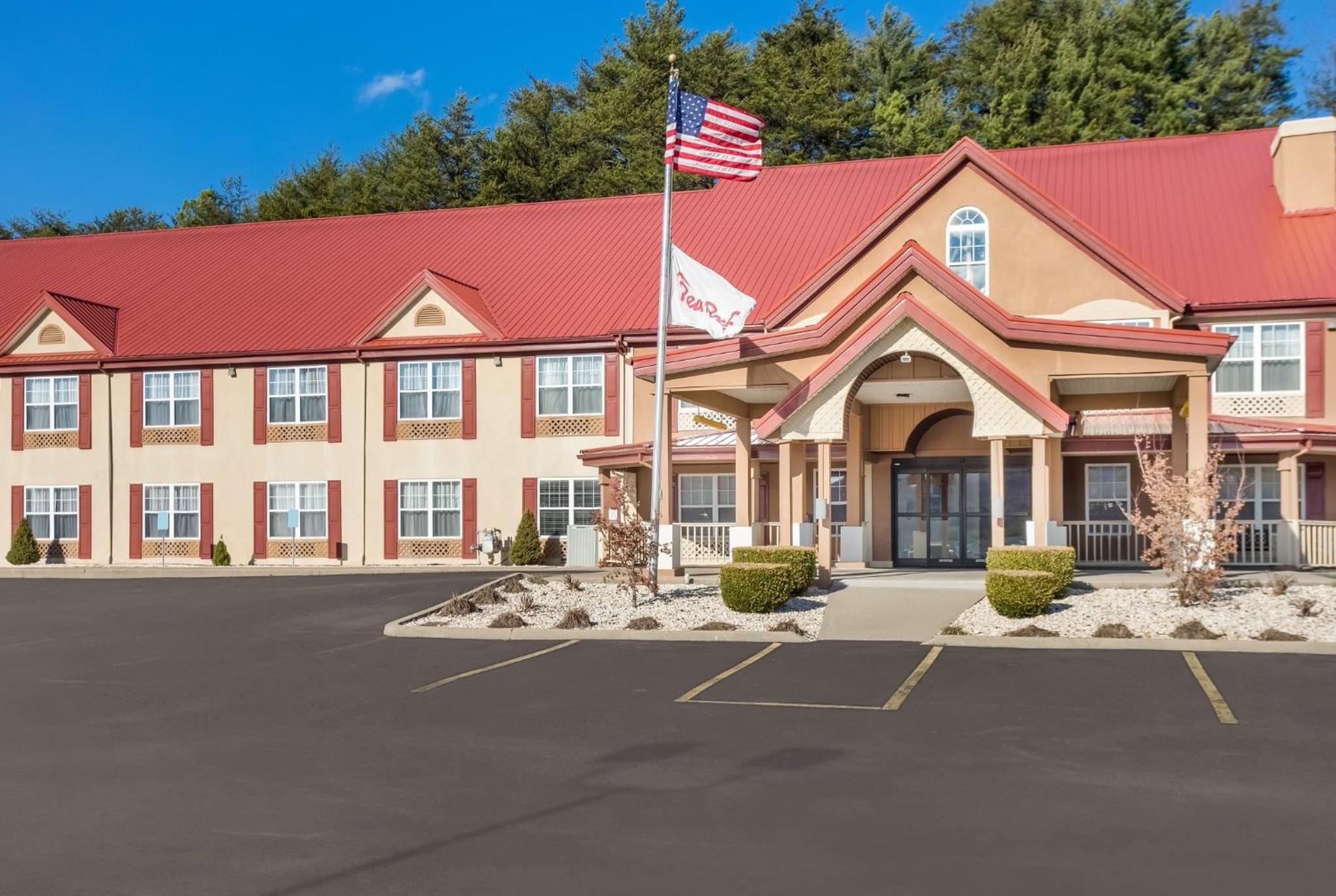 Corbin Vacations - Red Roof Inn Suites Corbin - Property Image 48