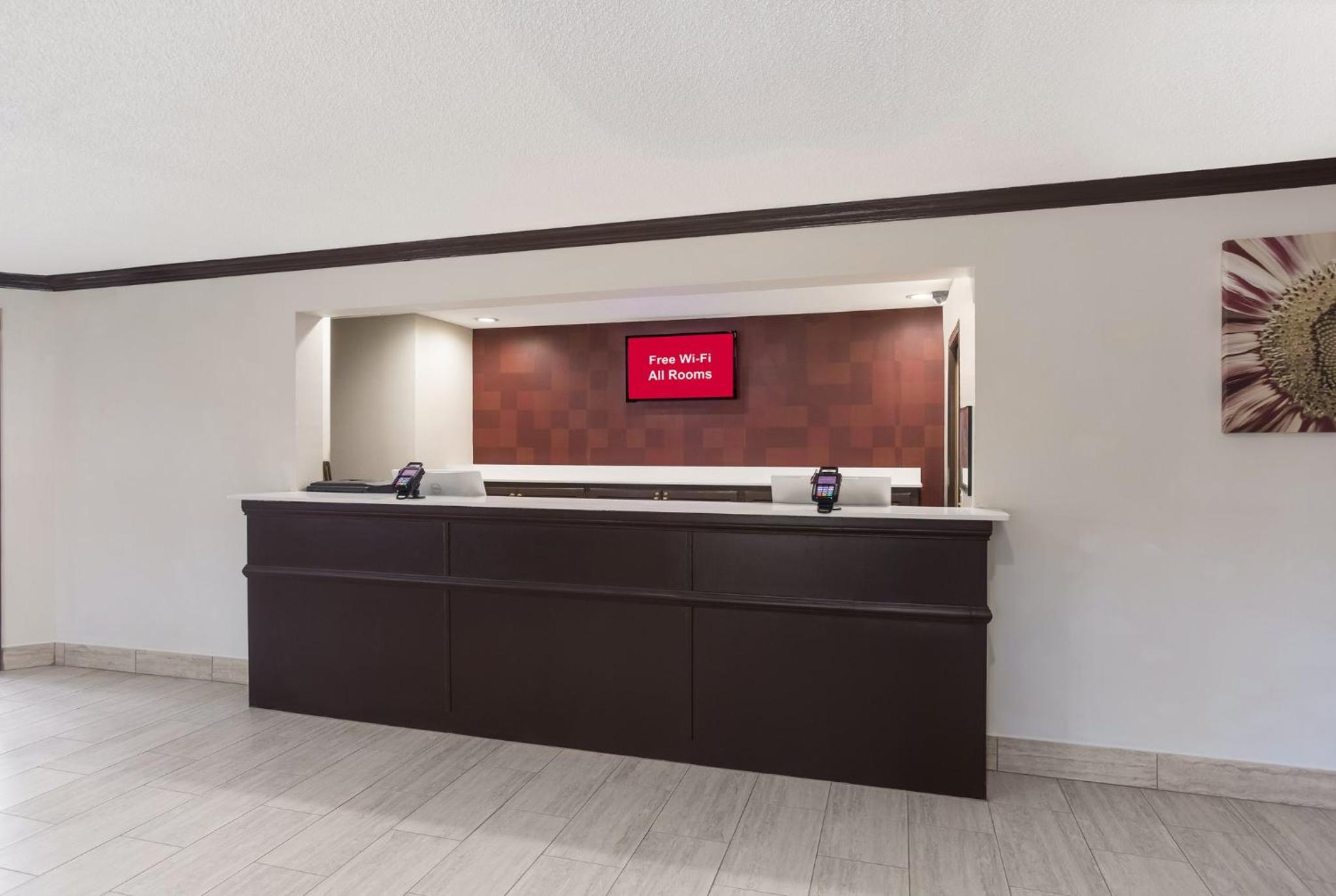 Corbin Vacations - Red Roof Inn Suites Corbin - Property Image 7