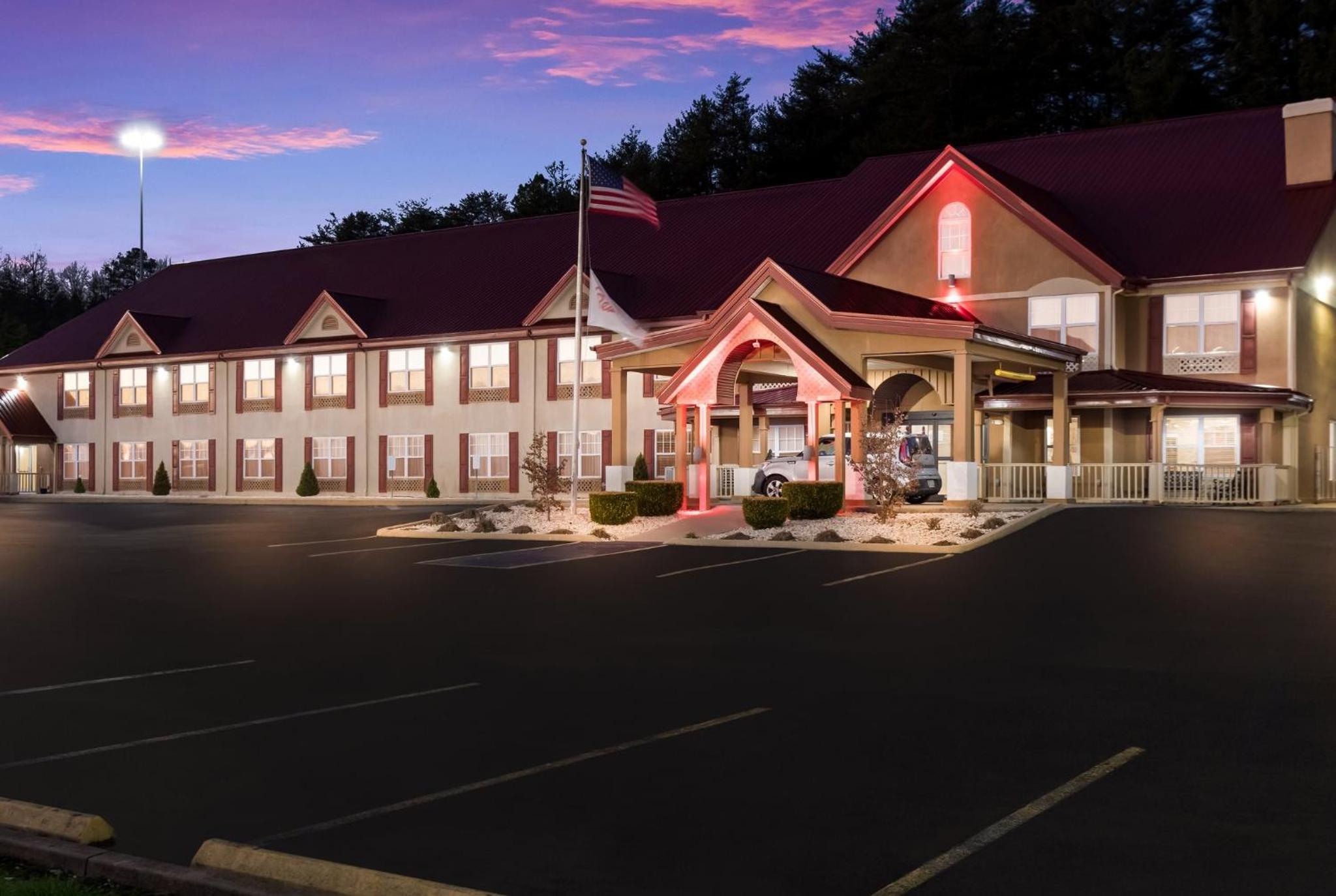 Corbin Vacations - Red Roof Inn Suites Corbin - Property Image 6