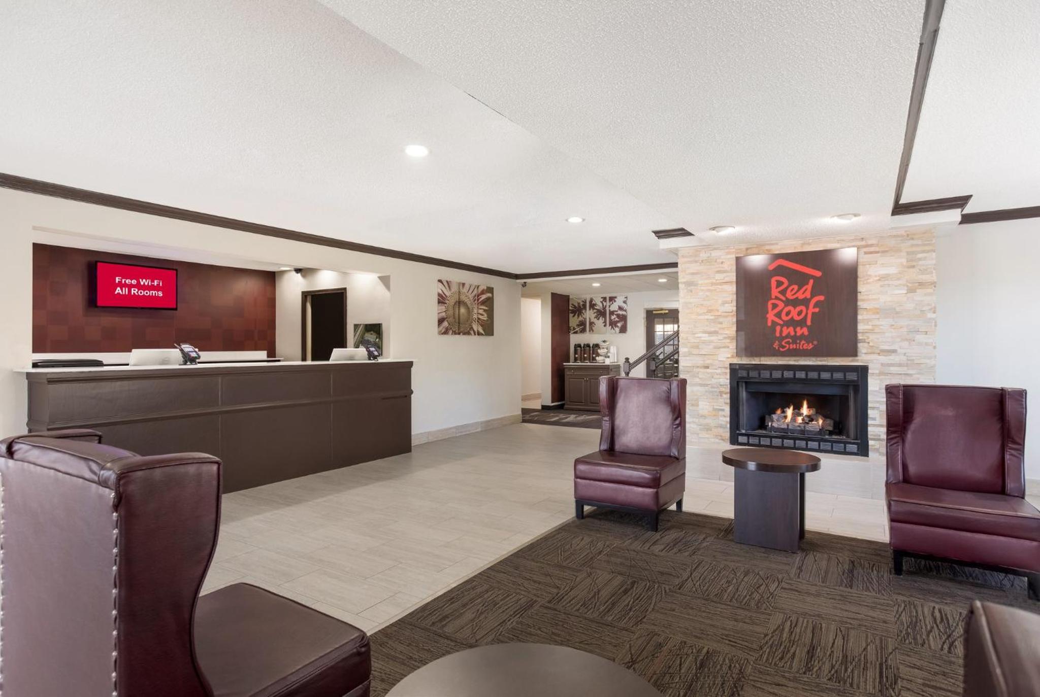 Corbin Vacations - Red Roof Inn Suites Corbin - Property Image 8