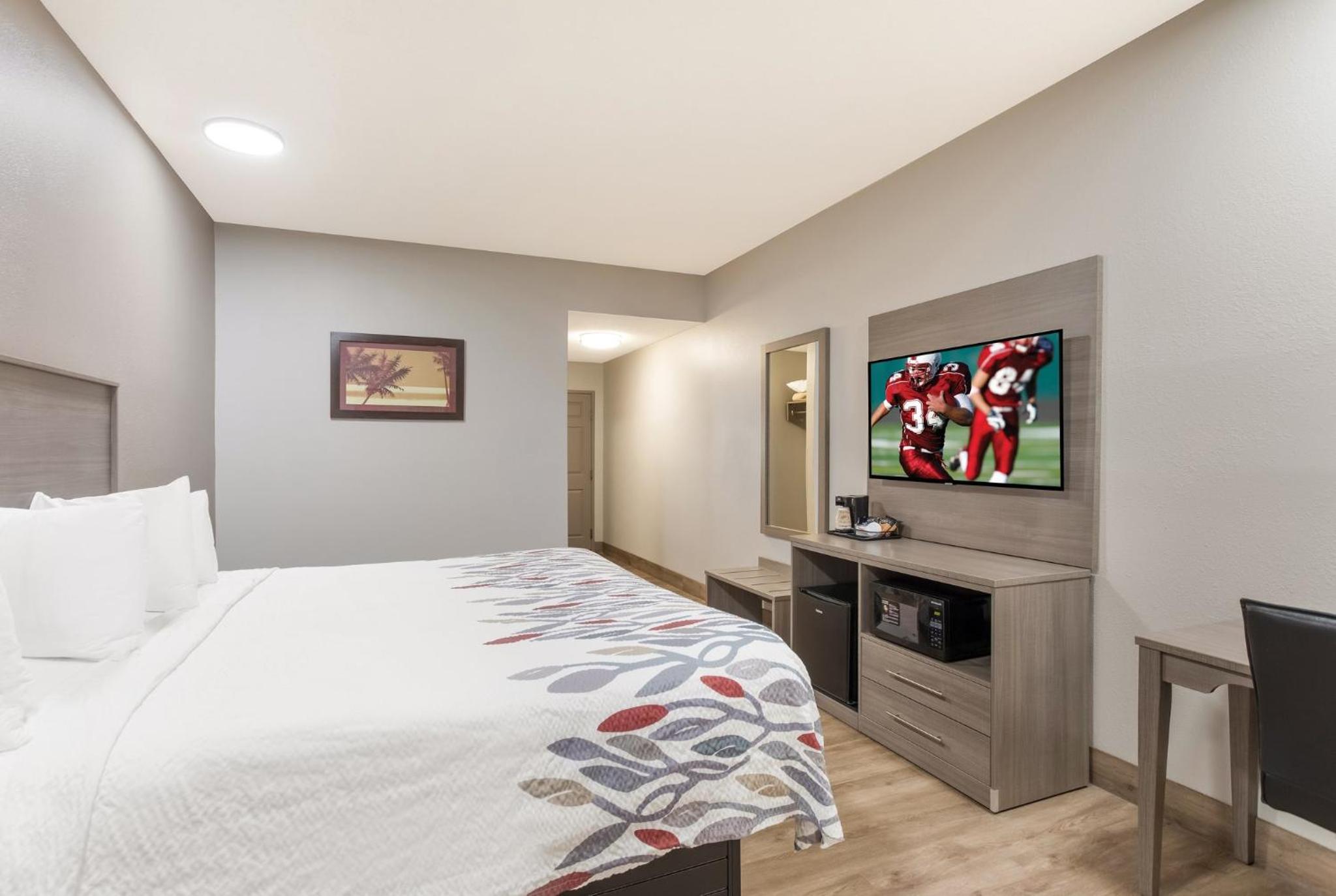 Corbin Vacations - Red Roof Inn Suites Corbin - Property Image 38