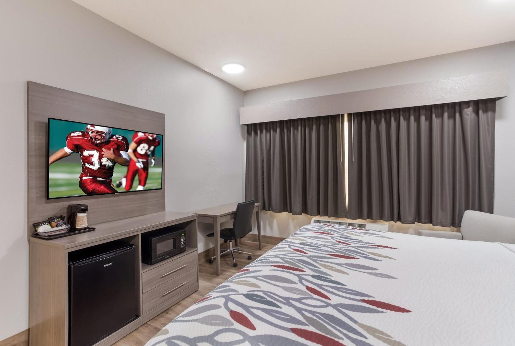 Corbin Vacations - Red Roof Inn Suites Corbin - Property Image 36