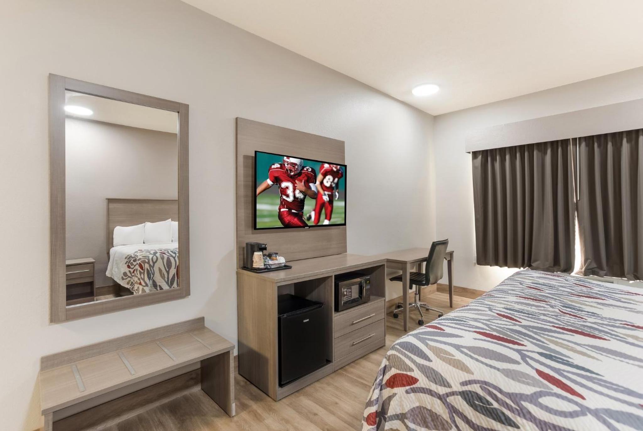 Corbin Vacations - Red Roof Inn Suites Corbin - Property Image 39