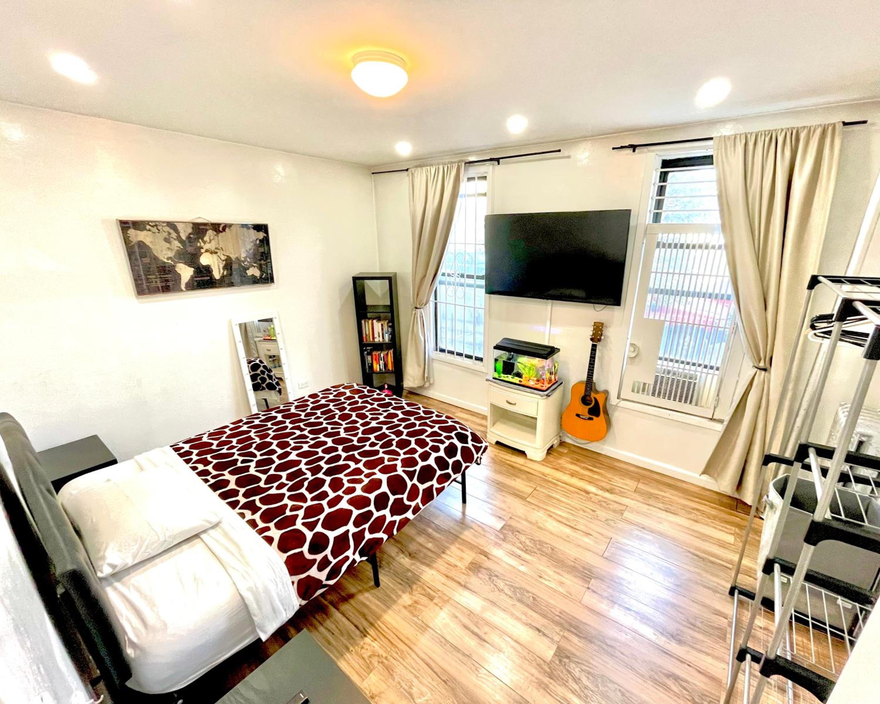 Photograph supplied for 2 Bedrooms Flat 5 minutes from TIMES SQUARE