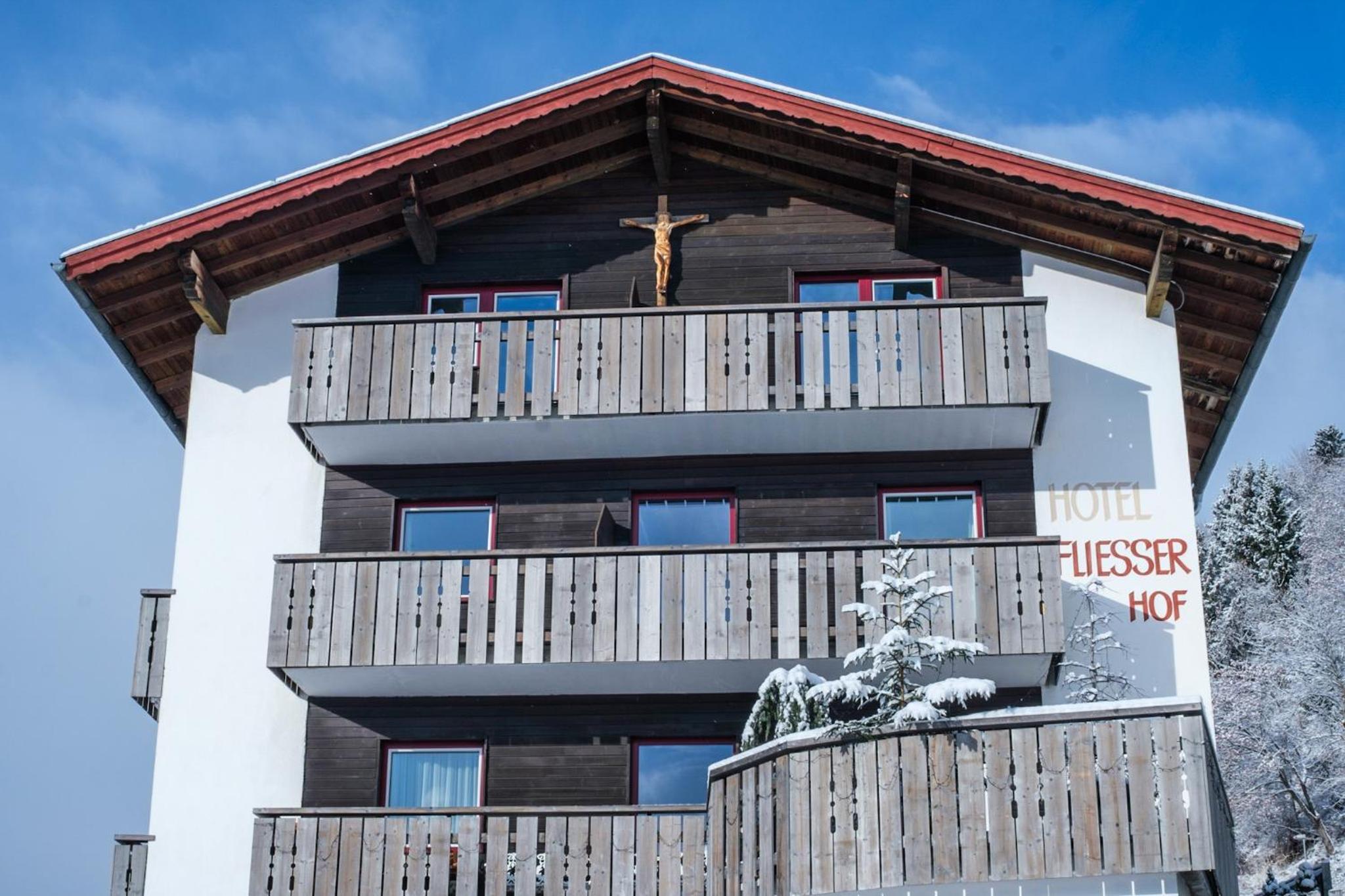 Hotel Panoramahotel Fliesserhof - Image 1