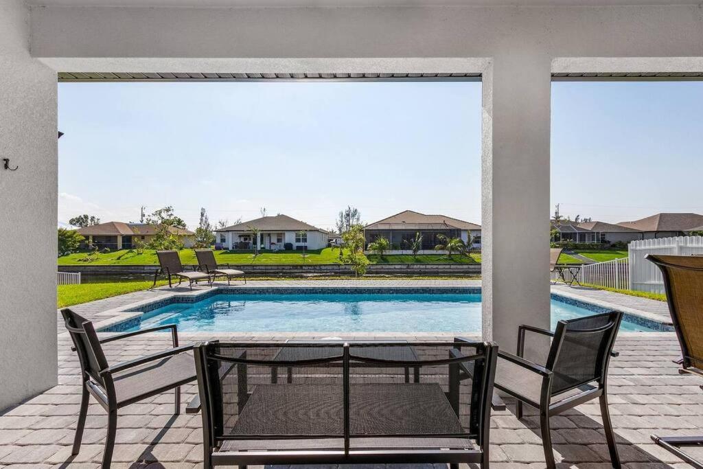 Waterfront getaway FREE heated saltwater pool! view 5